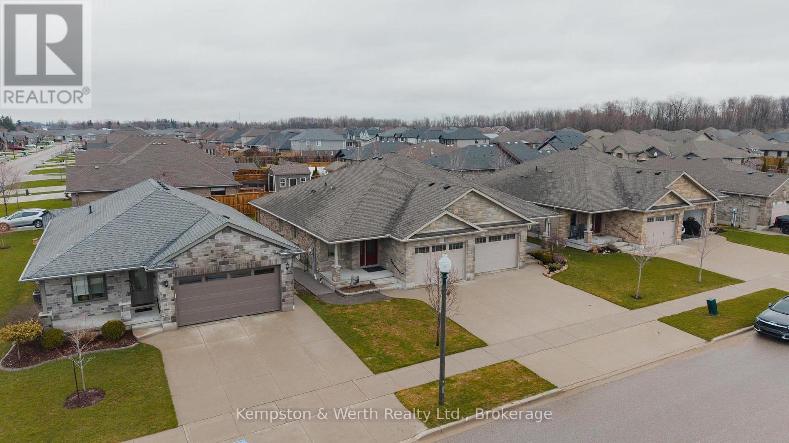 235 Krotz Street E, North Perth, Ontario  N4W 0B3 - Photo 5 - X13011340