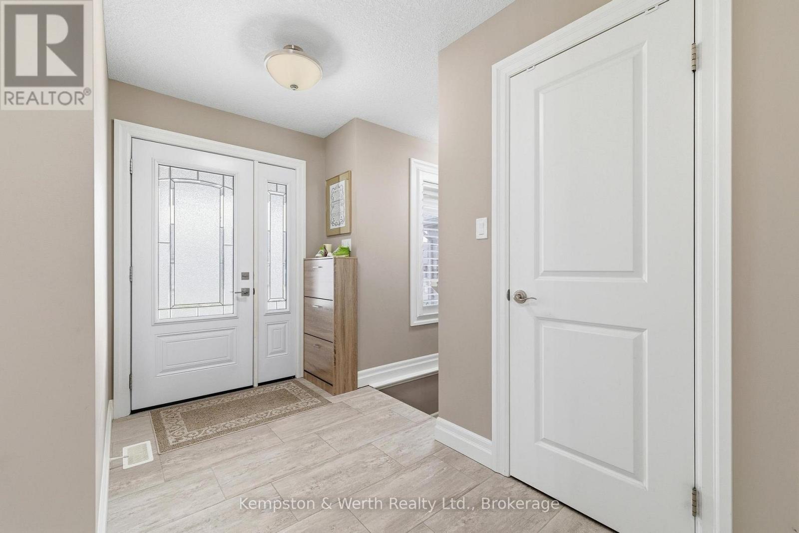 235 Krotz Street E, North Perth, Ontario  N4W 0B3 - Photo 7 - X13011340