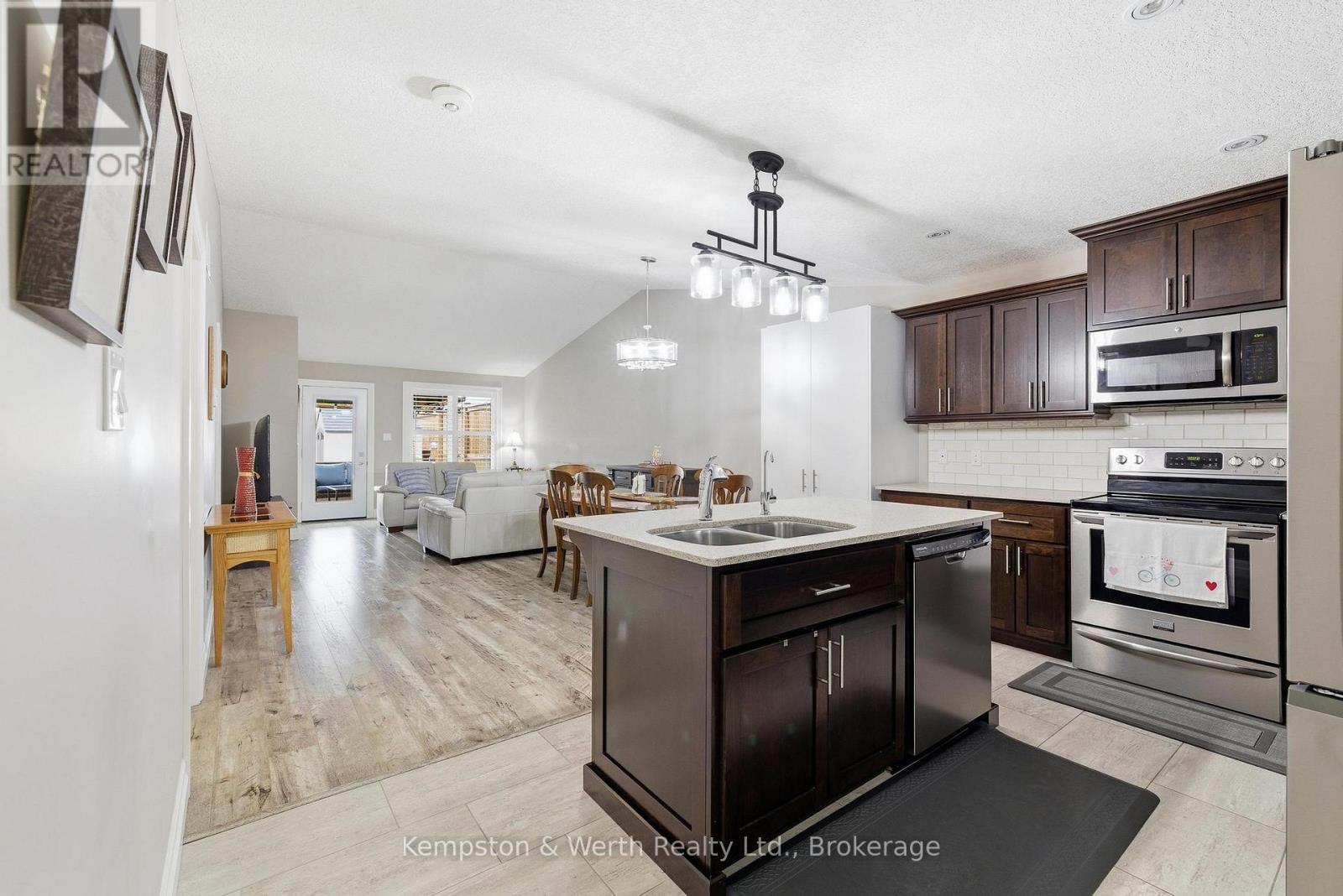 235 Krotz Street E, North Perth, Ontario  N4W 0B3 - Photo 8 - X13011340