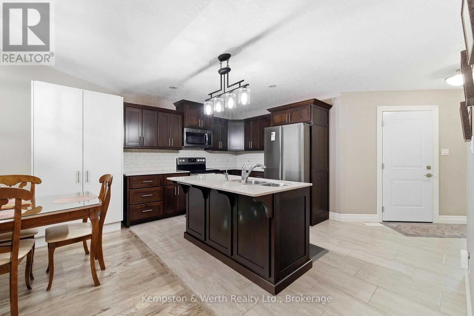 235 Krotz Street E, North Perth, Ontario  N4W 0B3 - Photo 9 - X13011340