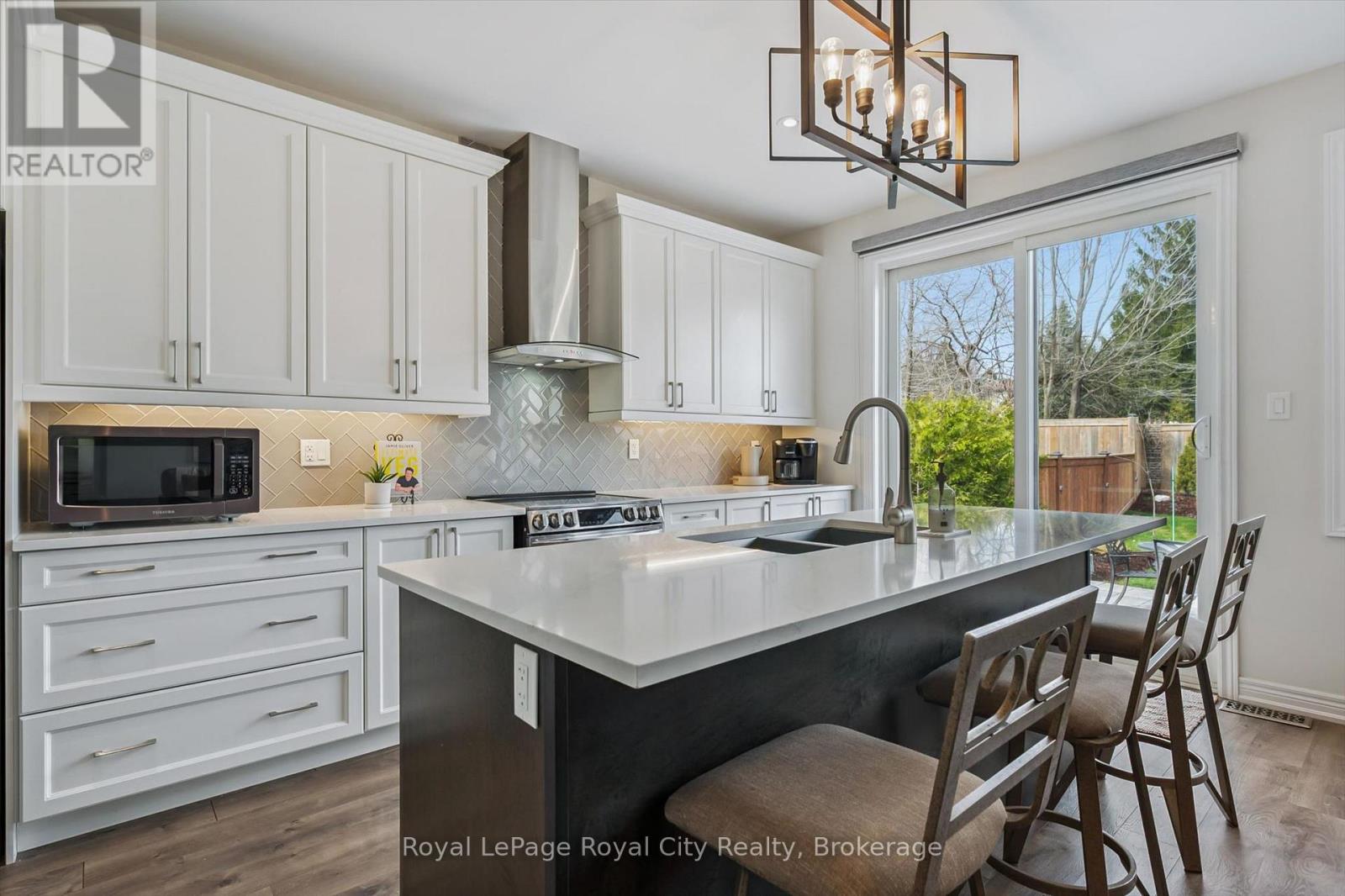 108 Harpin Way E, Centre Wellington, Ontario  N1M 0G9 - Photo 16 - X13011378