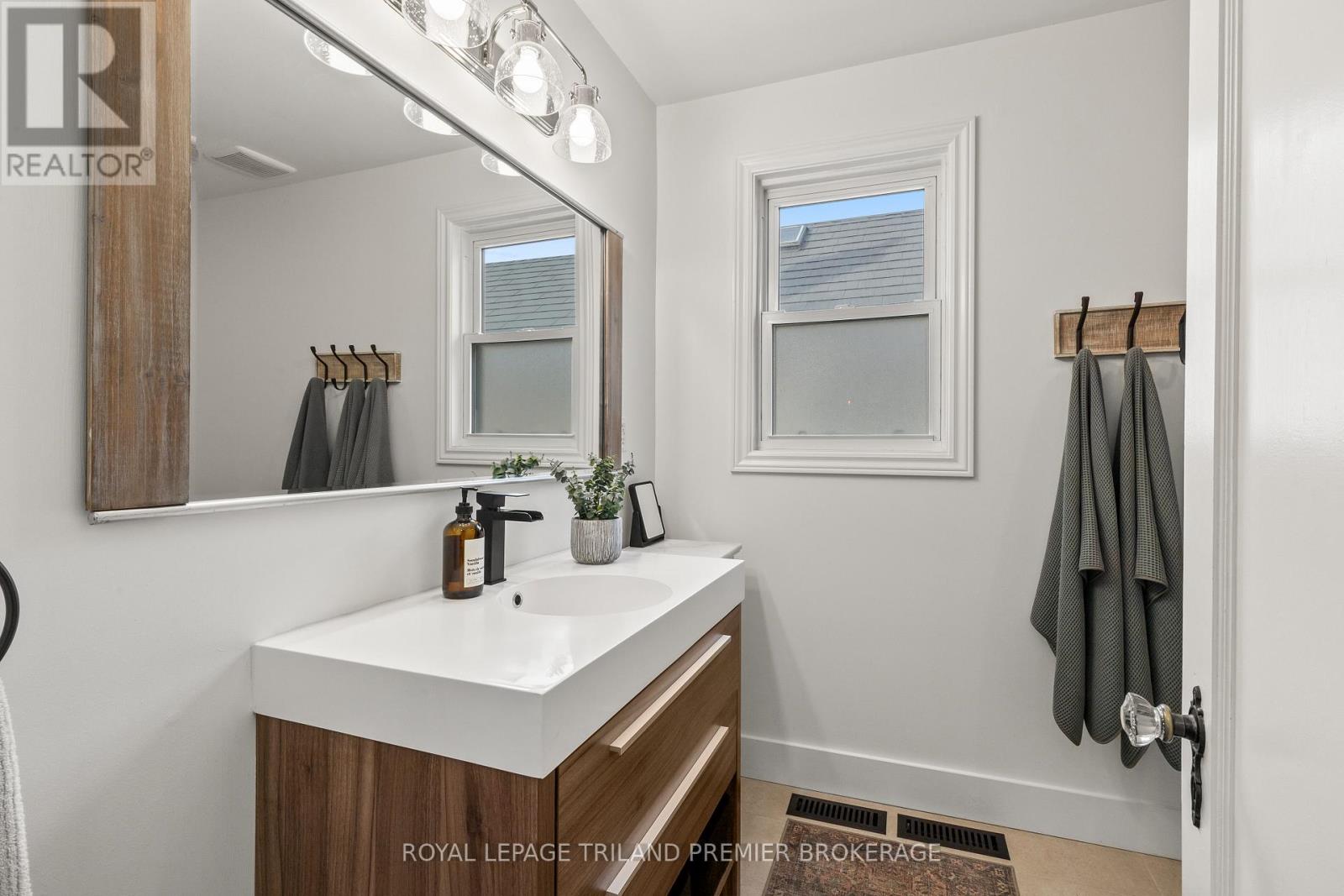 22 Briscoe Street E, London South, Ontario  N6C 1W9 - Photo 18 - X13011300