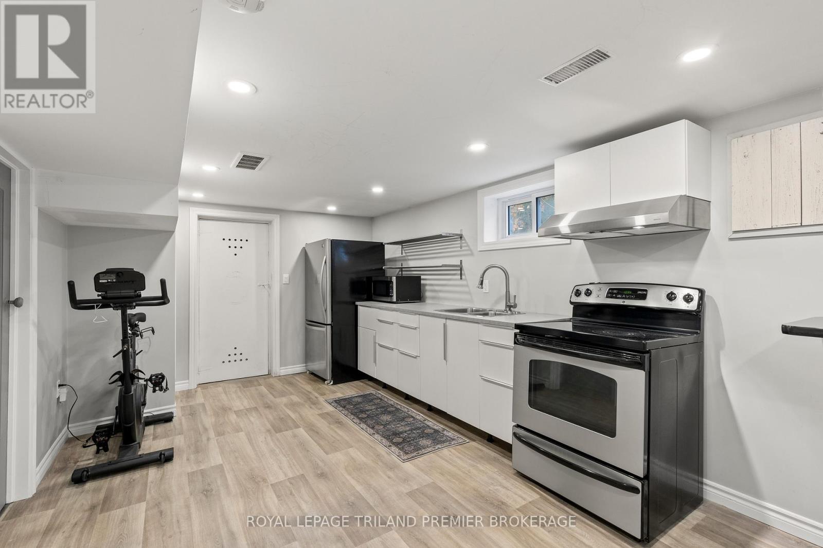 22 Briscoe Street E, London South, Ontario  N6C 1W9 - Photo 28 - X13011300