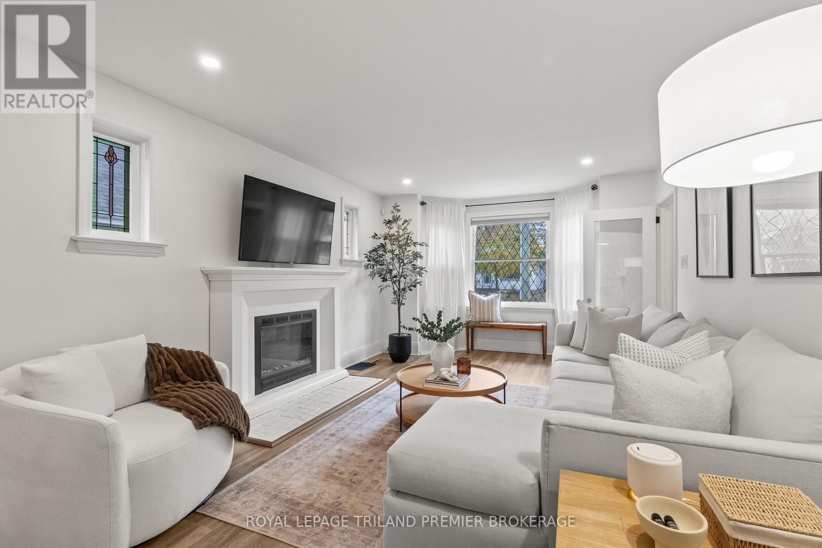 22 Briscoe Street E, London South, Ontario  N6C 1W9 - Photo 5 - X13011300