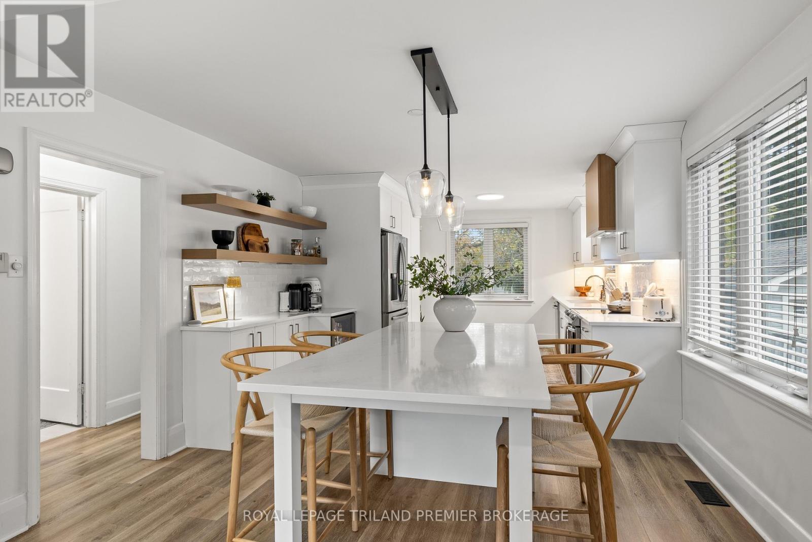 22 Briscoe Street E, London South, Ontario  N6C 1W9 - Photo 8 - X13011300