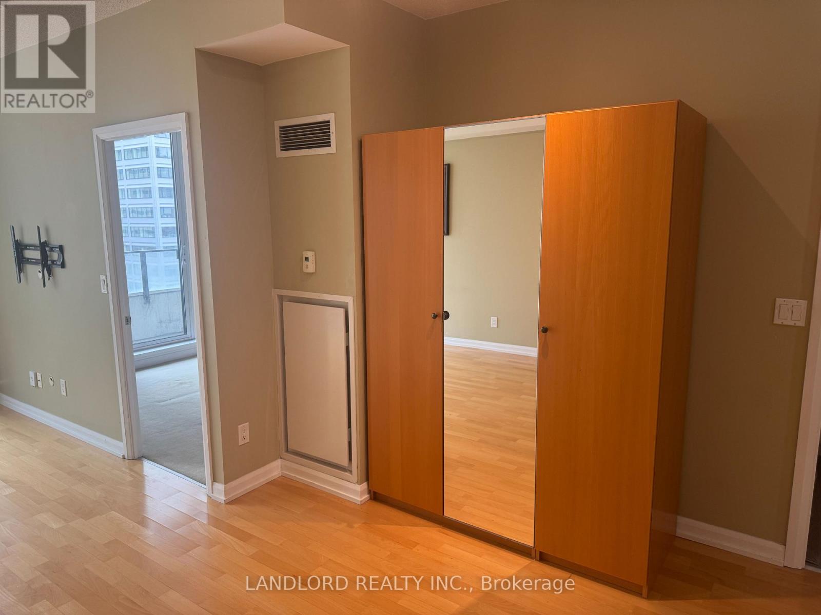 1620 - 111 Elizabeth Street, Toronto, Ontario  M5G 1P7 - Photo 15 - C13011256