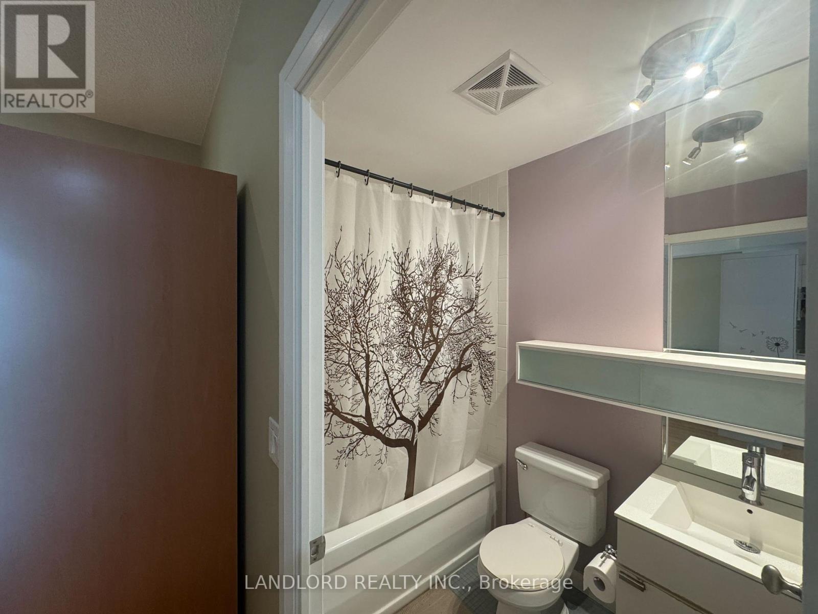 1620 - 111 Elizabeth Street, Toronto, Ontario  M5G 1P7 - Photo 3 - C13011256