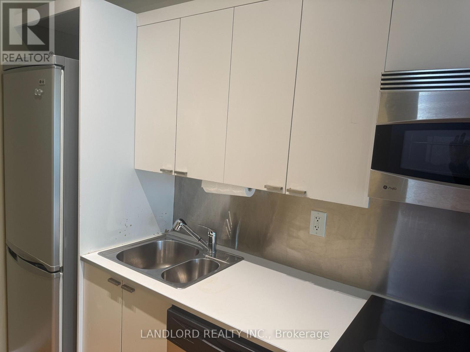 1620 - 111 Elizabeth Street, Toronto, Ontario  M5G 1P7 - Photo 9 - C13011256
