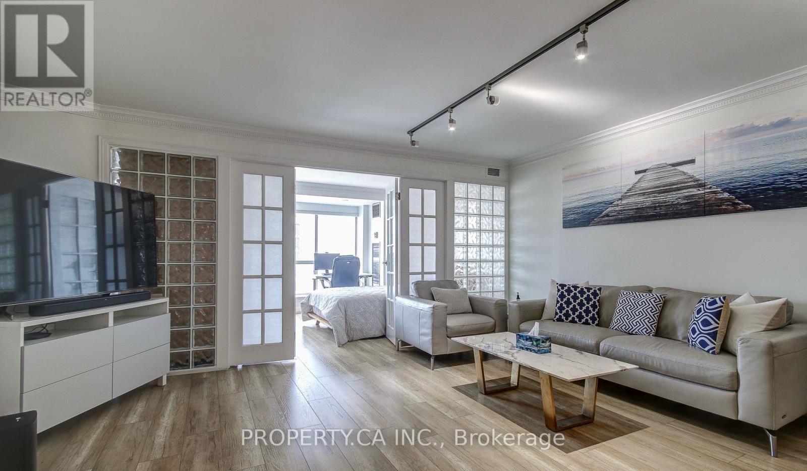 1115 - 25 The Esplanade, Toronto, Ontario  M5E 1W5 - Photo 11 - C13011360