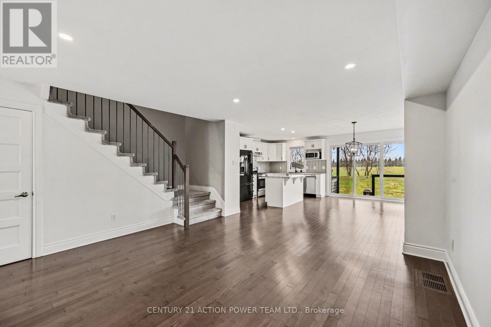 279 Belfort Street, Russell, Ontario  K0A 1W0 - Photo 4 - X13011136