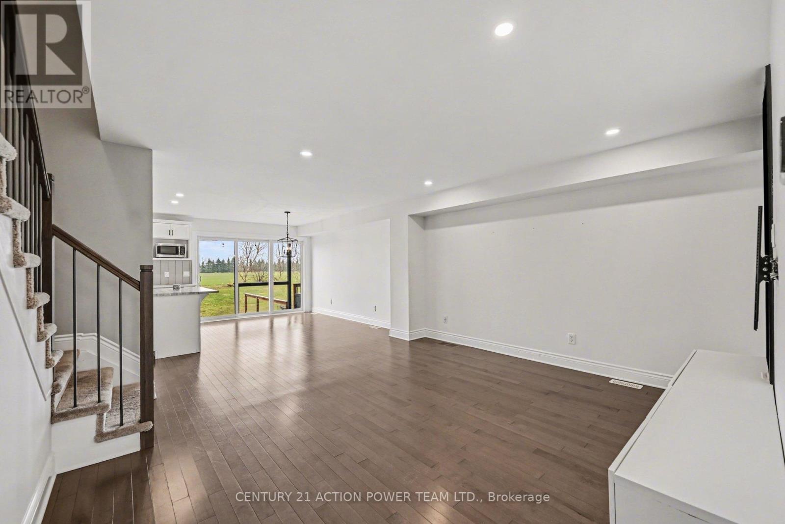 279 Belfort Street, Russell, Ontario  K0A 1W0 - Photo 5 - X13011136