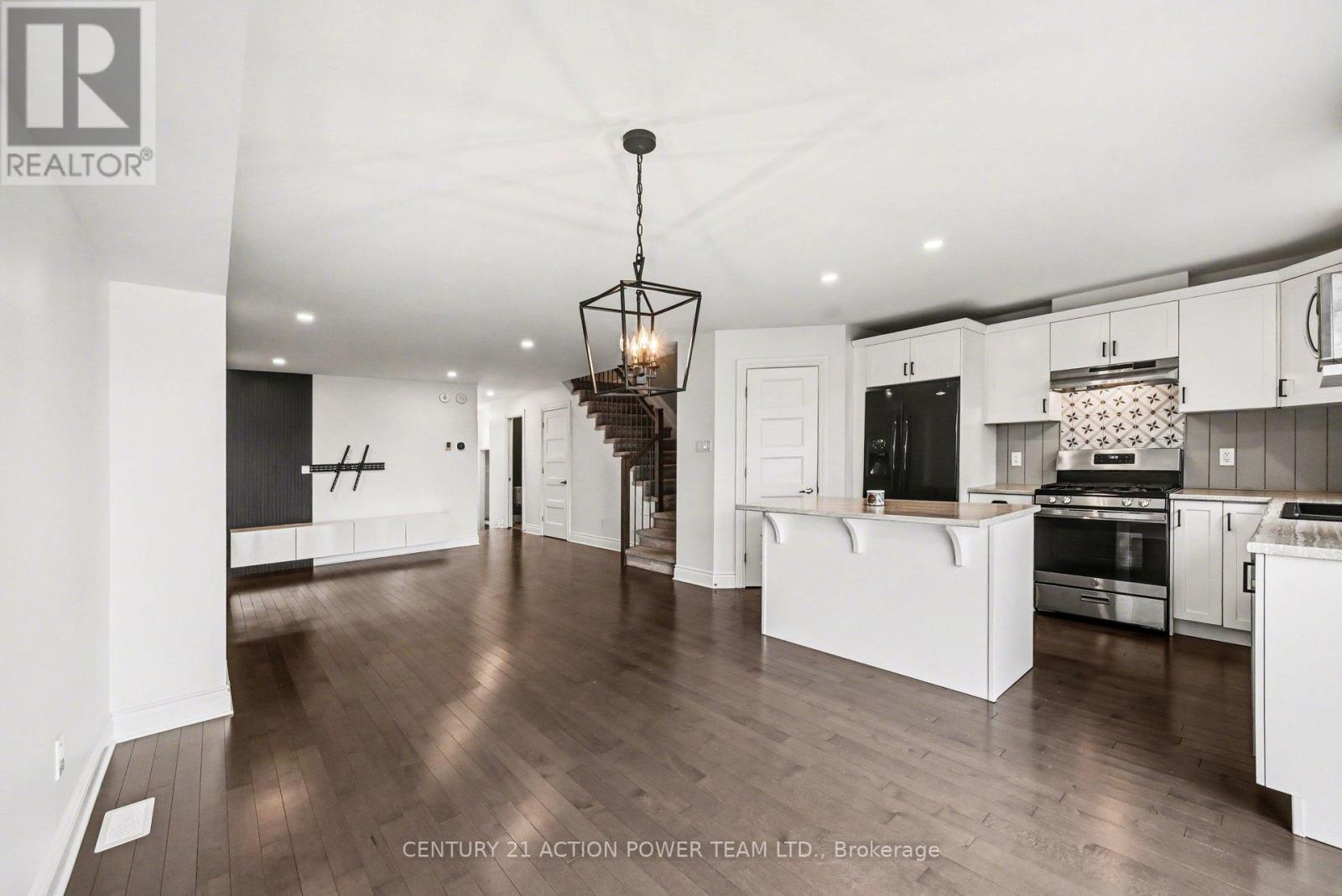 279 Belfort Street, Russell, Ontario  K0A 1W0 - Photo 9 - X13011136