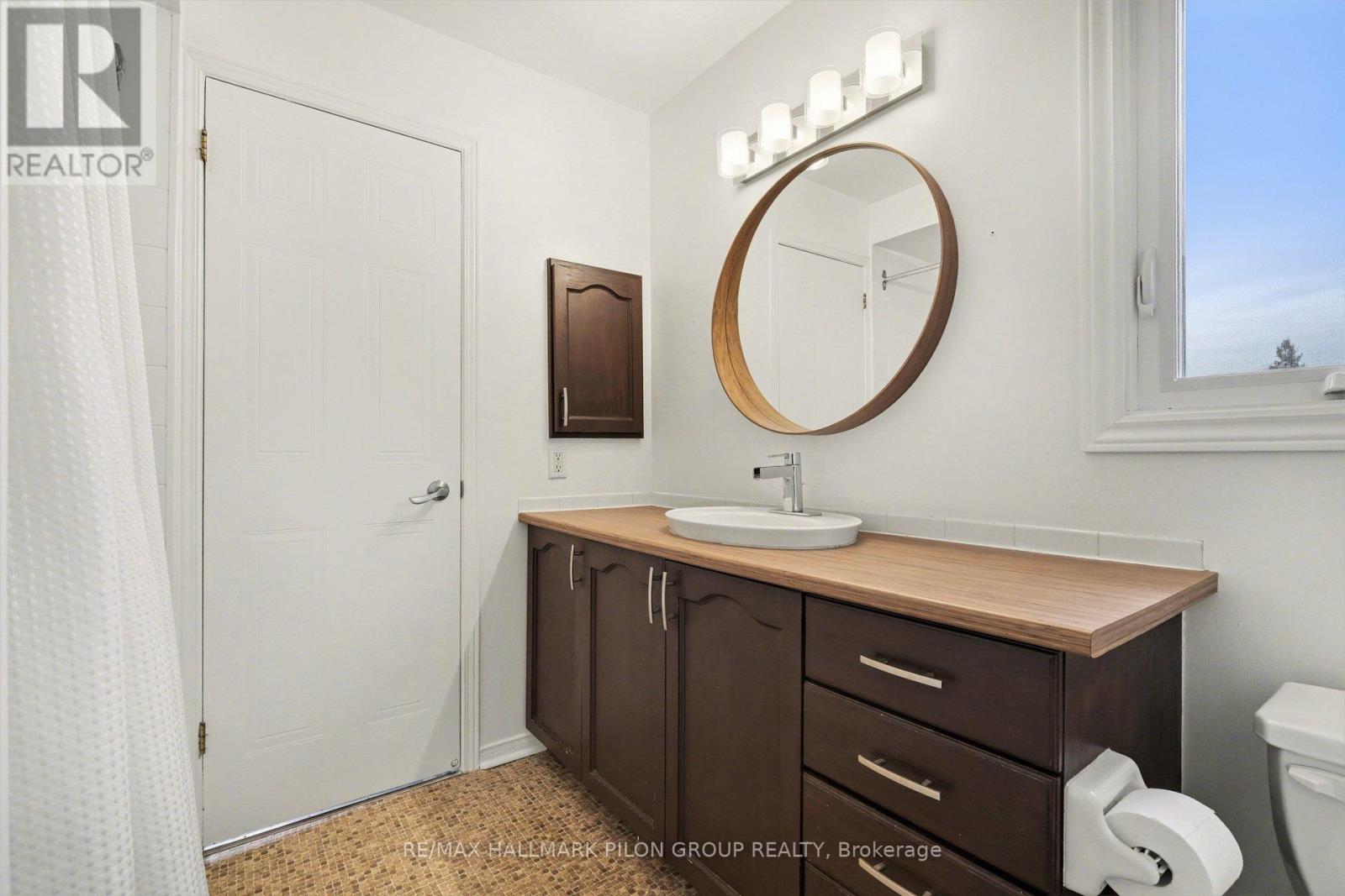 1121 Gablefield Private, Ottawa, Ontario  K1J 1E4 - Photo 16 - X13011158