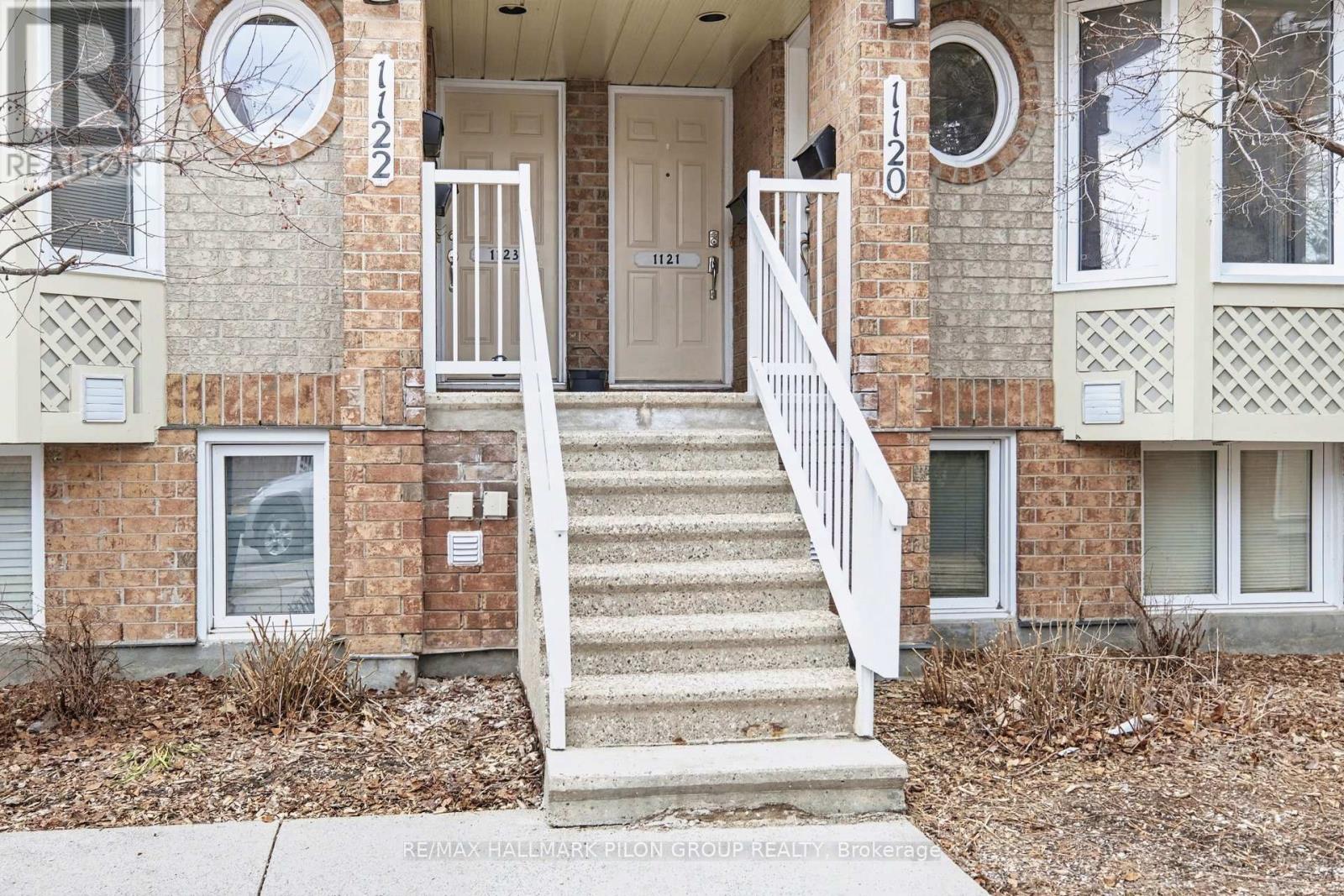 1121 Gablefield Private, Ottawa, Ontario  K1J 1E4 - Photo 2 - X13011158