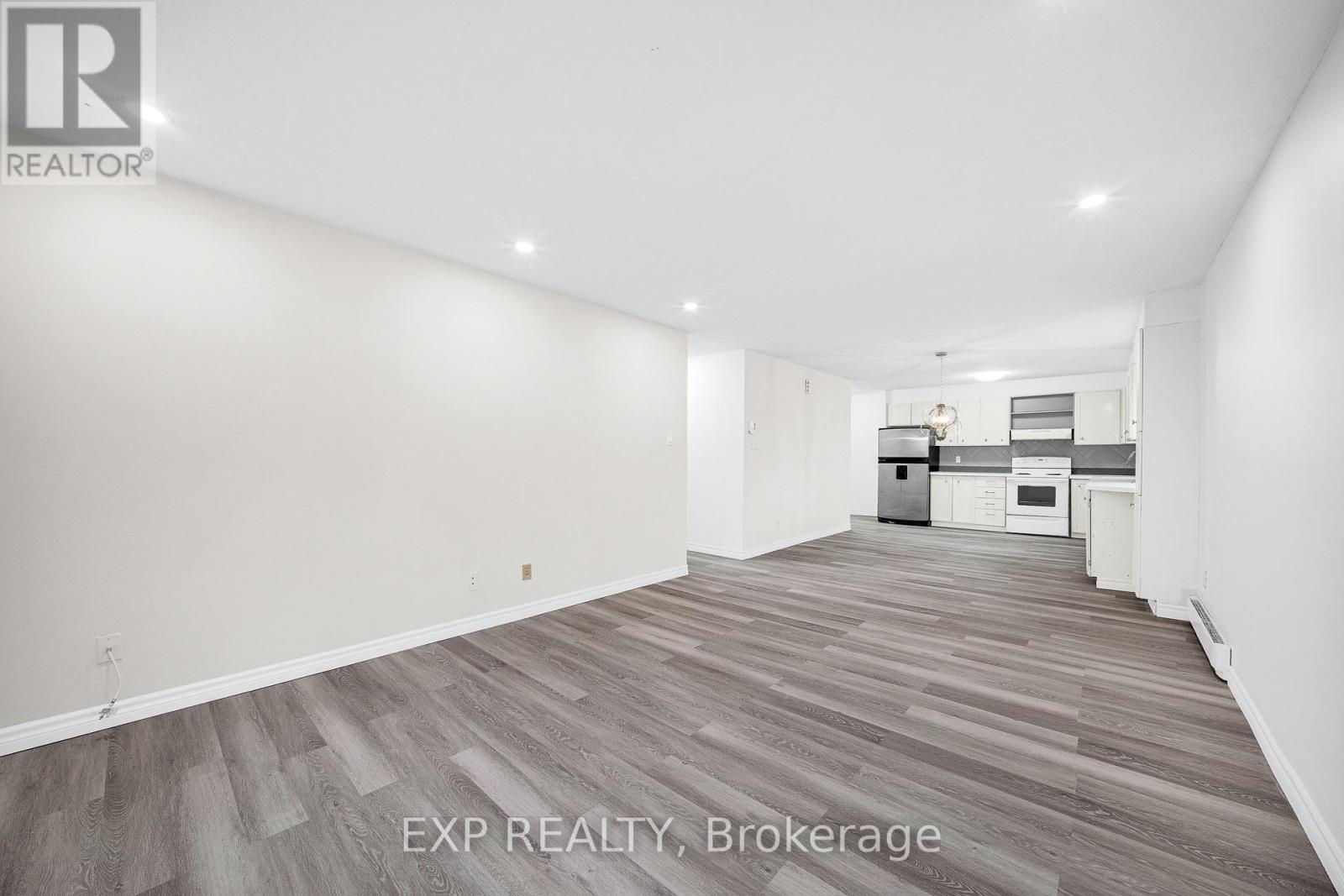 98 Castlegreen Private, Ottawa, Ontario  K1T 3N3 - Photo 8 - X13011186