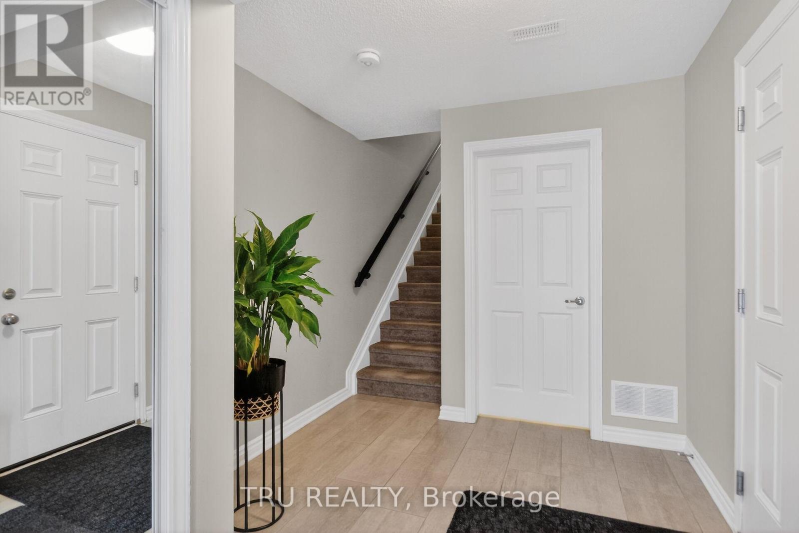 100 Ballinora Lane, Ottawa, Ontario  K2S 2Z5 - Photo 4 - X13011224