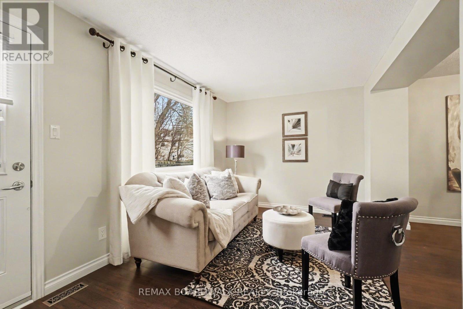 197 Teal Crescent, Ottawa, Ontario  K1E 2C3 - Photo 13 - X13011440