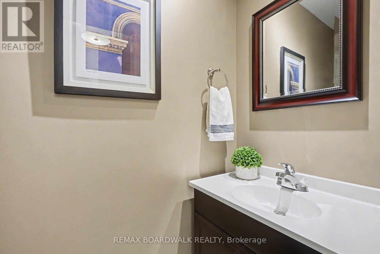 197 Teal Crescent, Ottawa, Ontario  K1E 2C3 - Photo 9 - X13011440