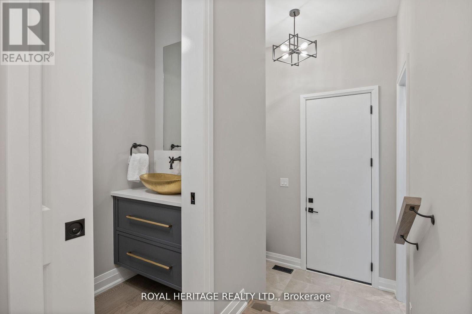 7 Inverlynn Way, Whitby, Ontario  L1N 2S6 - Photo 13 - E13011398