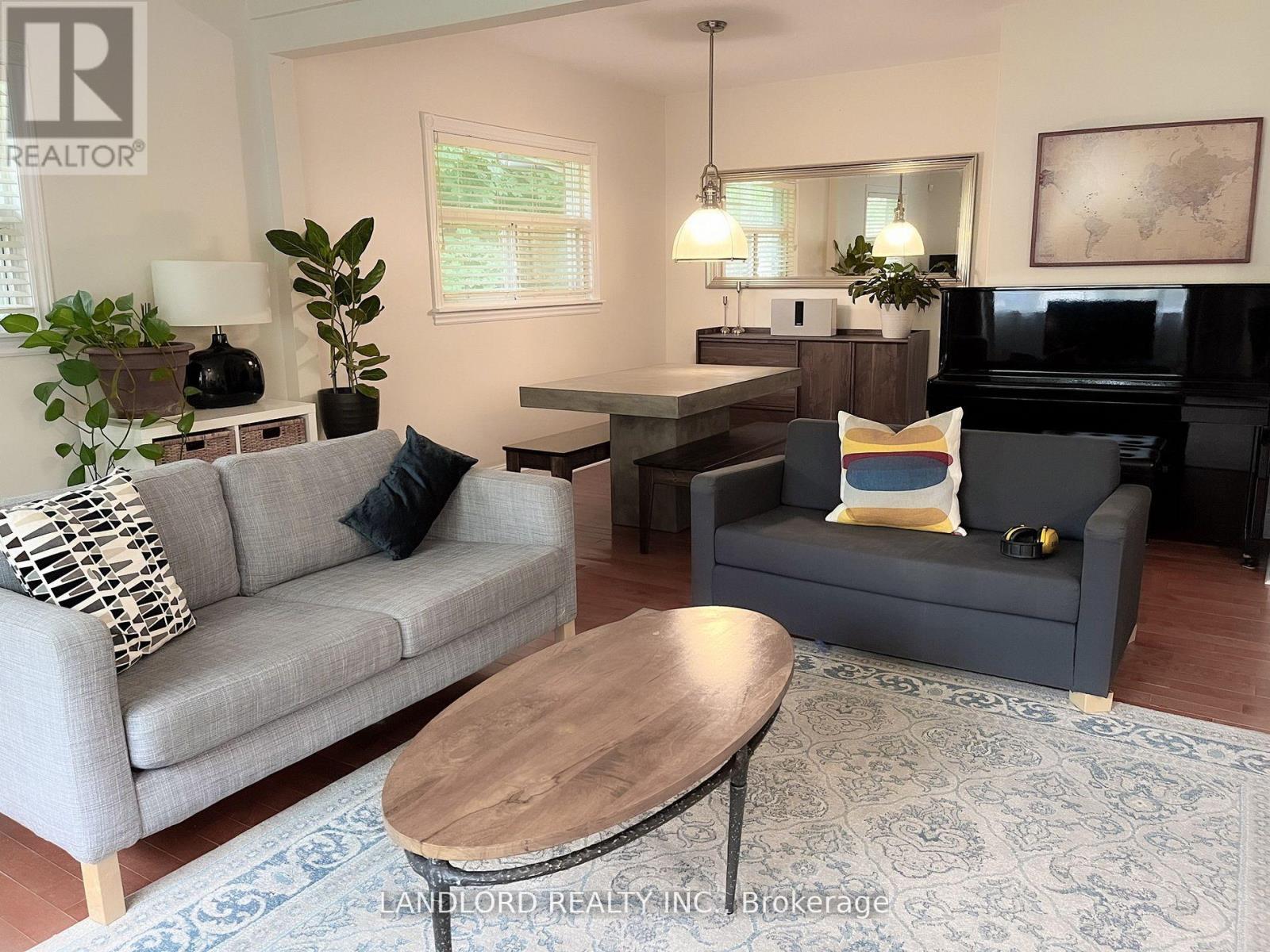 16 West Hill Drive, Toronto, Ontario  M1E 3T5 - Photo 3 - E13011430