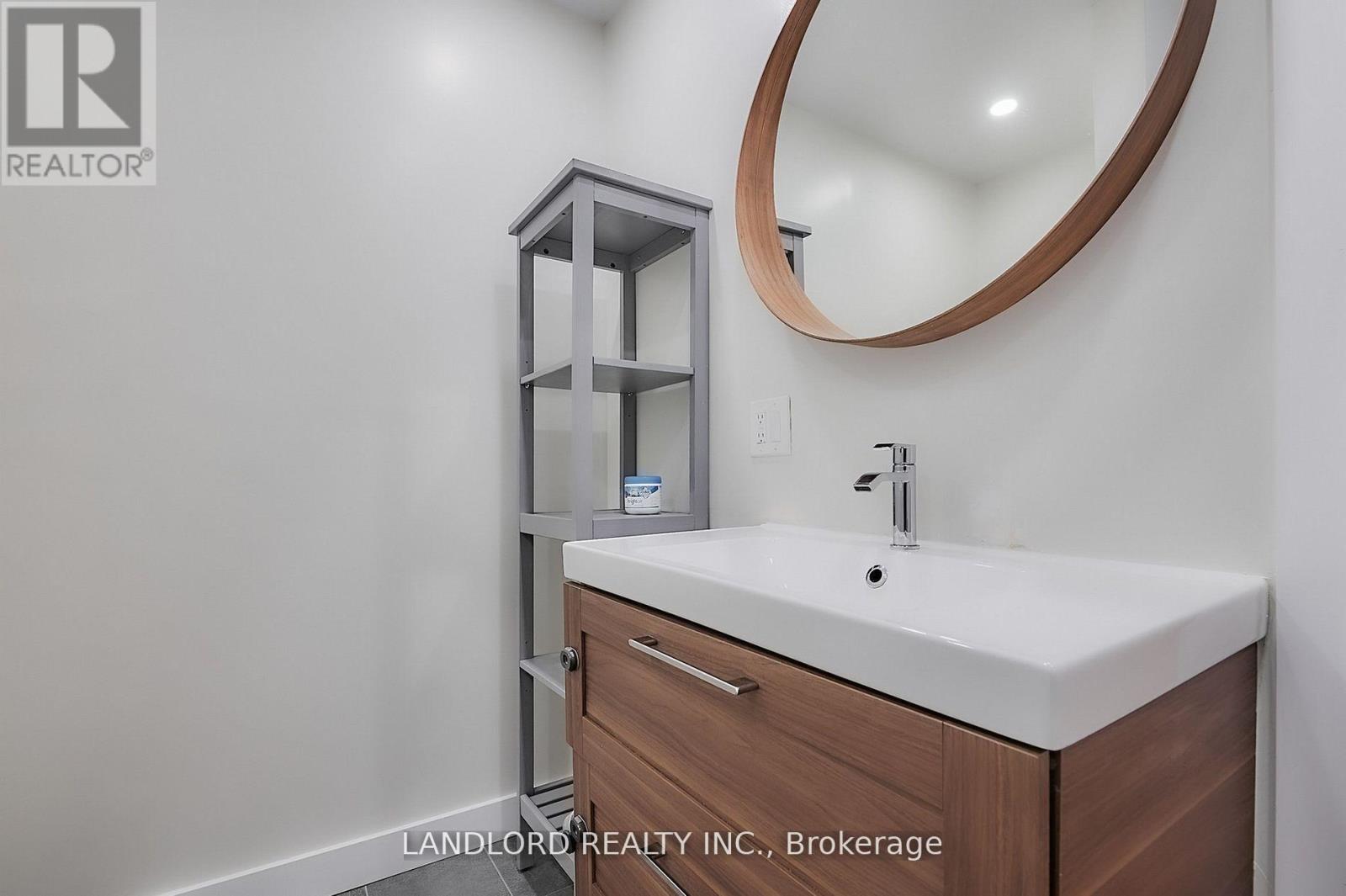 16 West Hill Drive, Toronto, Ontario  M1E 3T5 - Photo 8 - E13011430