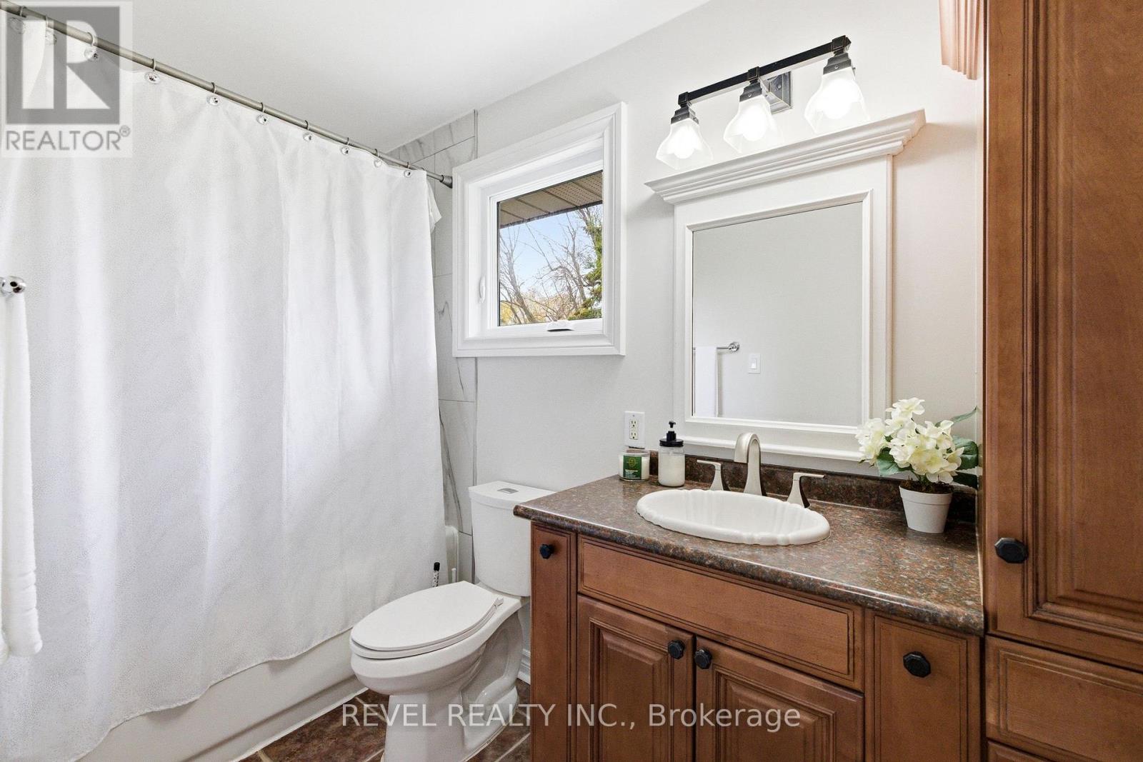 396 Wilson Road N, Oshawa, Ontario  L1G 6E5 - Photo 15 - E13011436