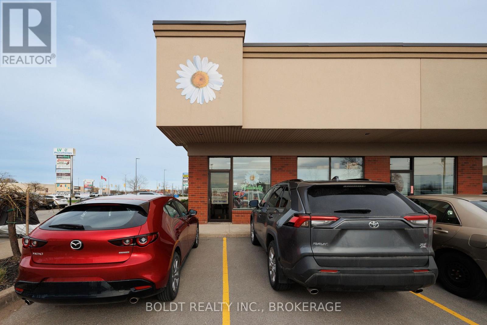 1a - 274 Fourth Avenue, St. Catharines, Ontario  L2S 0B6 - Photo 4 - X13011234