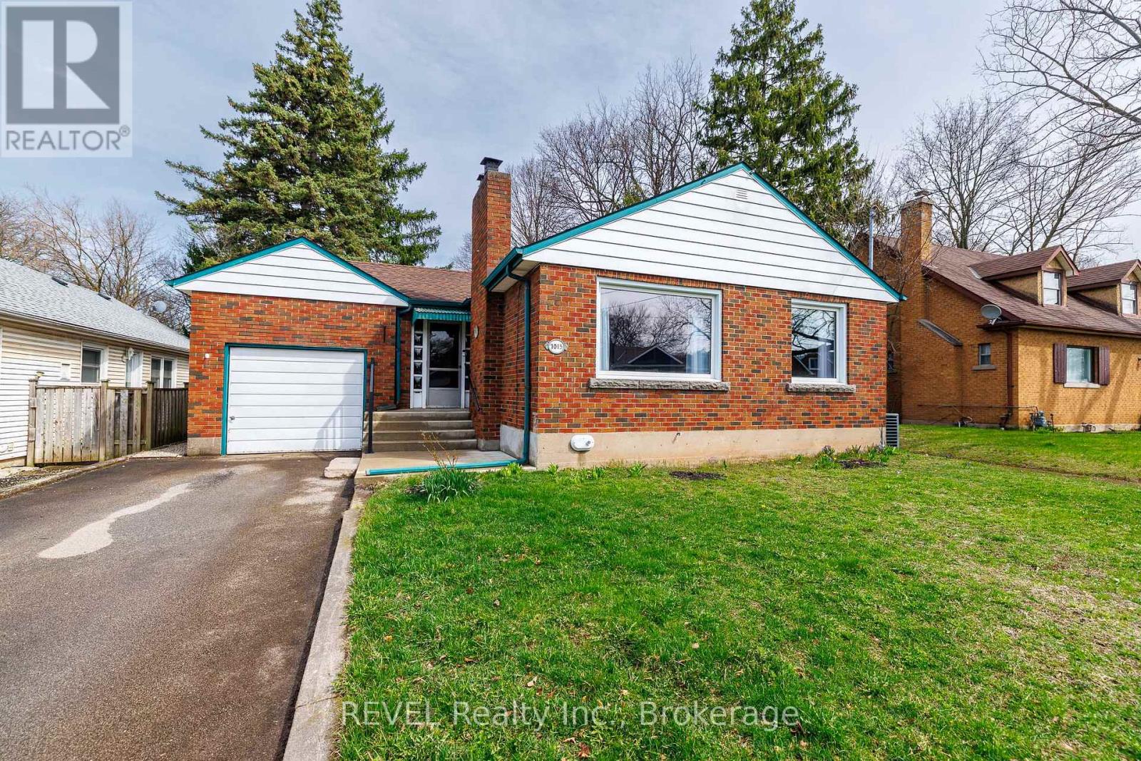 7015 BARKER STREET, Niagara Falls, Ontario