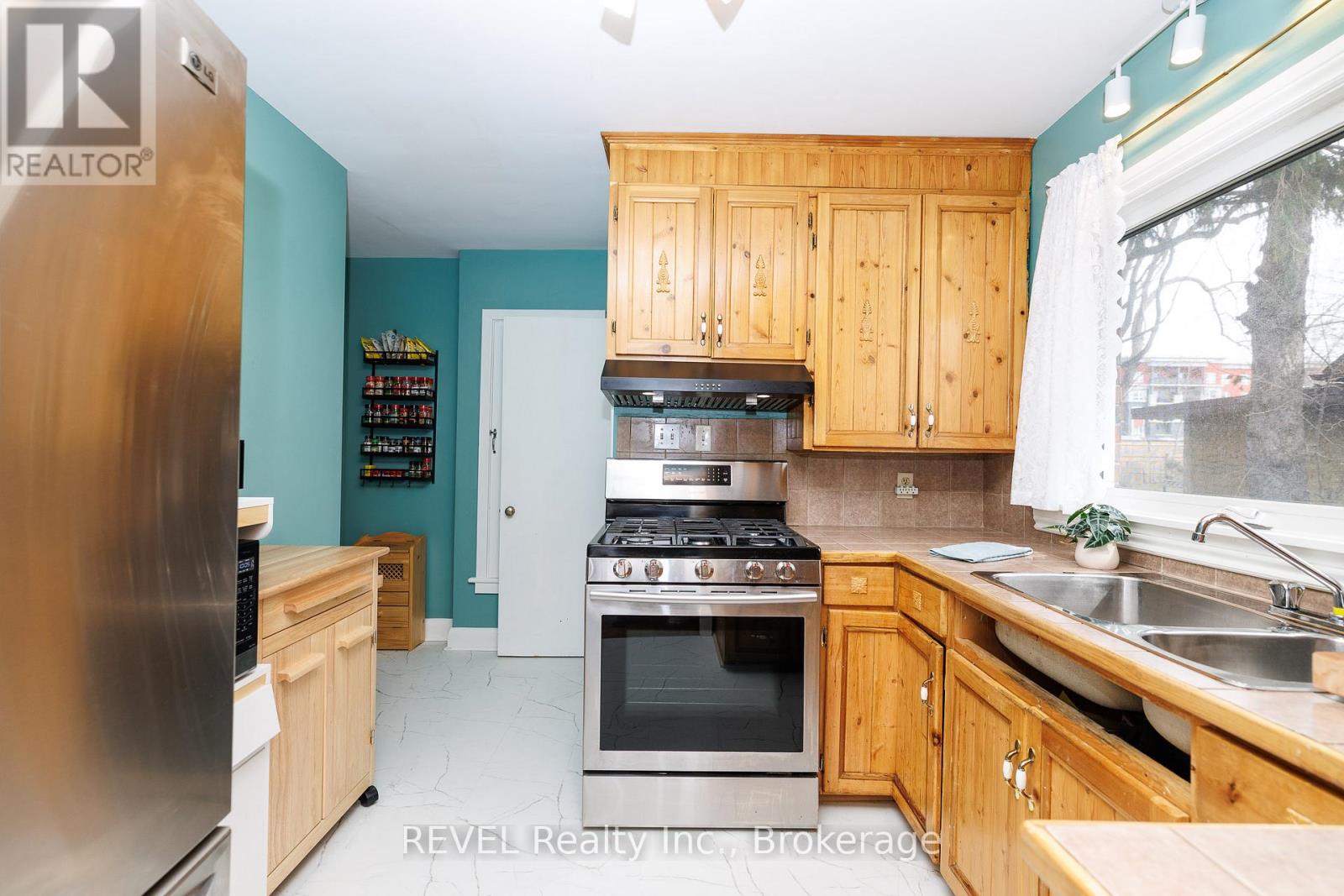 7015 Barker Street, Niagara Falls, Ontario  L2G 1Z5 - Photo 15 - X13011404