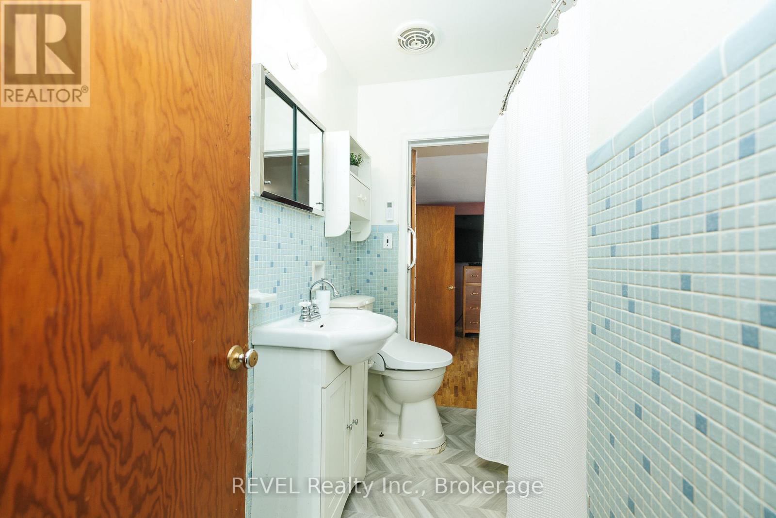 7015 Barker Street, Niagara Falls, Ontario  L2G 1Z5 - Photo 21 - X13011404