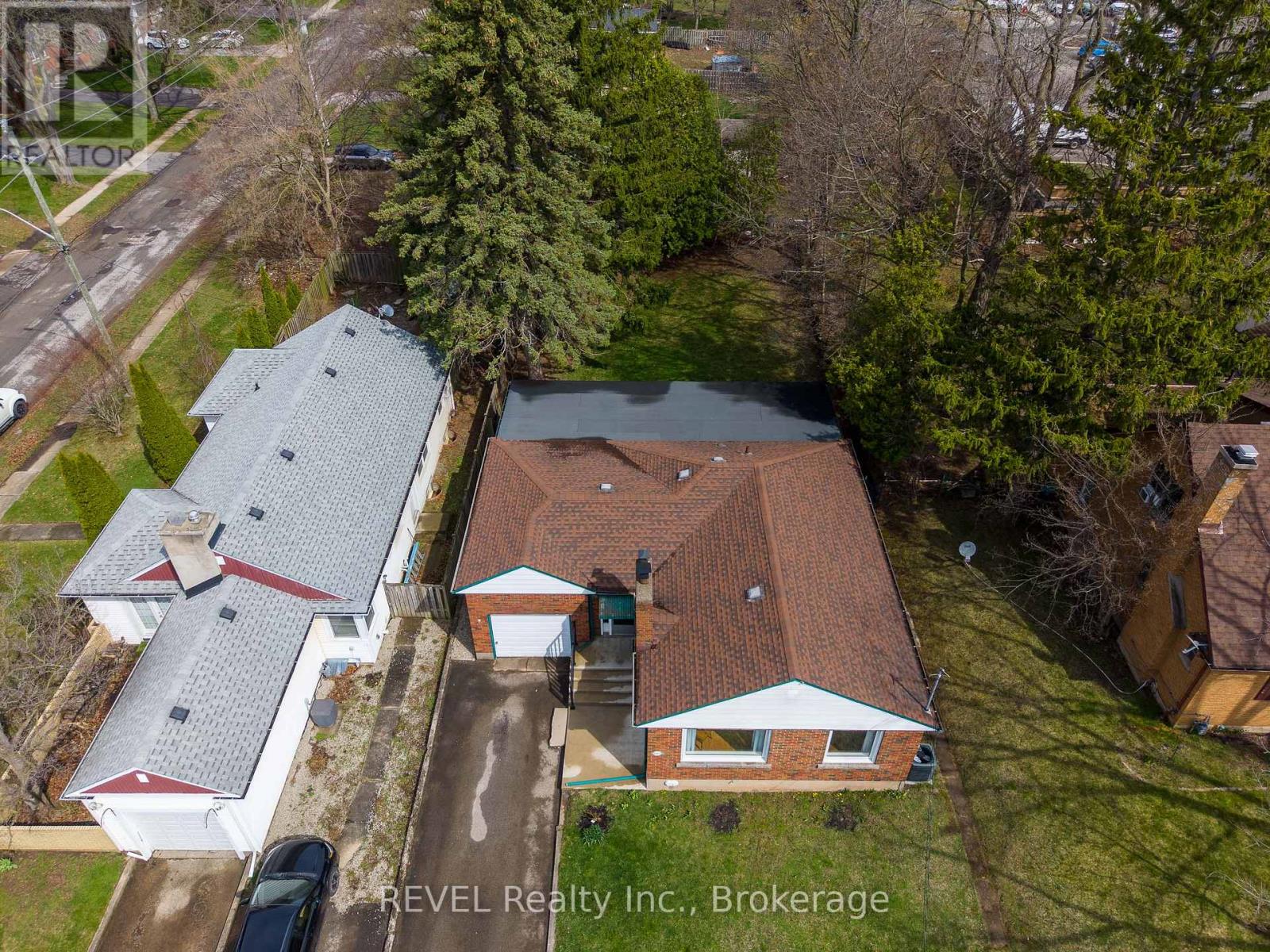 7015 Barker Street, Niagara Falls, Ontario  L2G 1Z5 - Photo 3 - X13011404