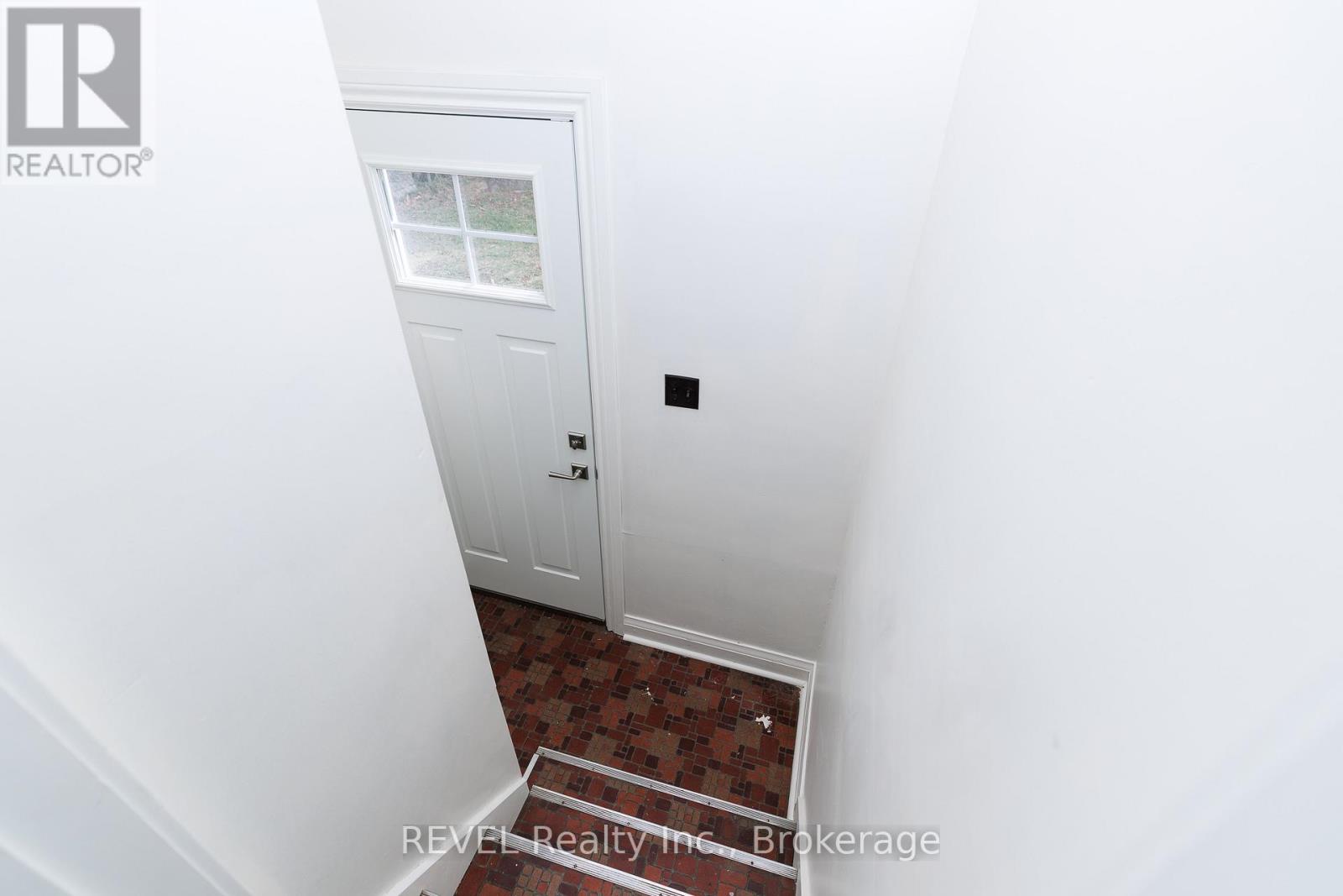 7015 Barker Street, Niagara Falls, Ontario  L2G 1Z5 - Photo 33 - X13011404