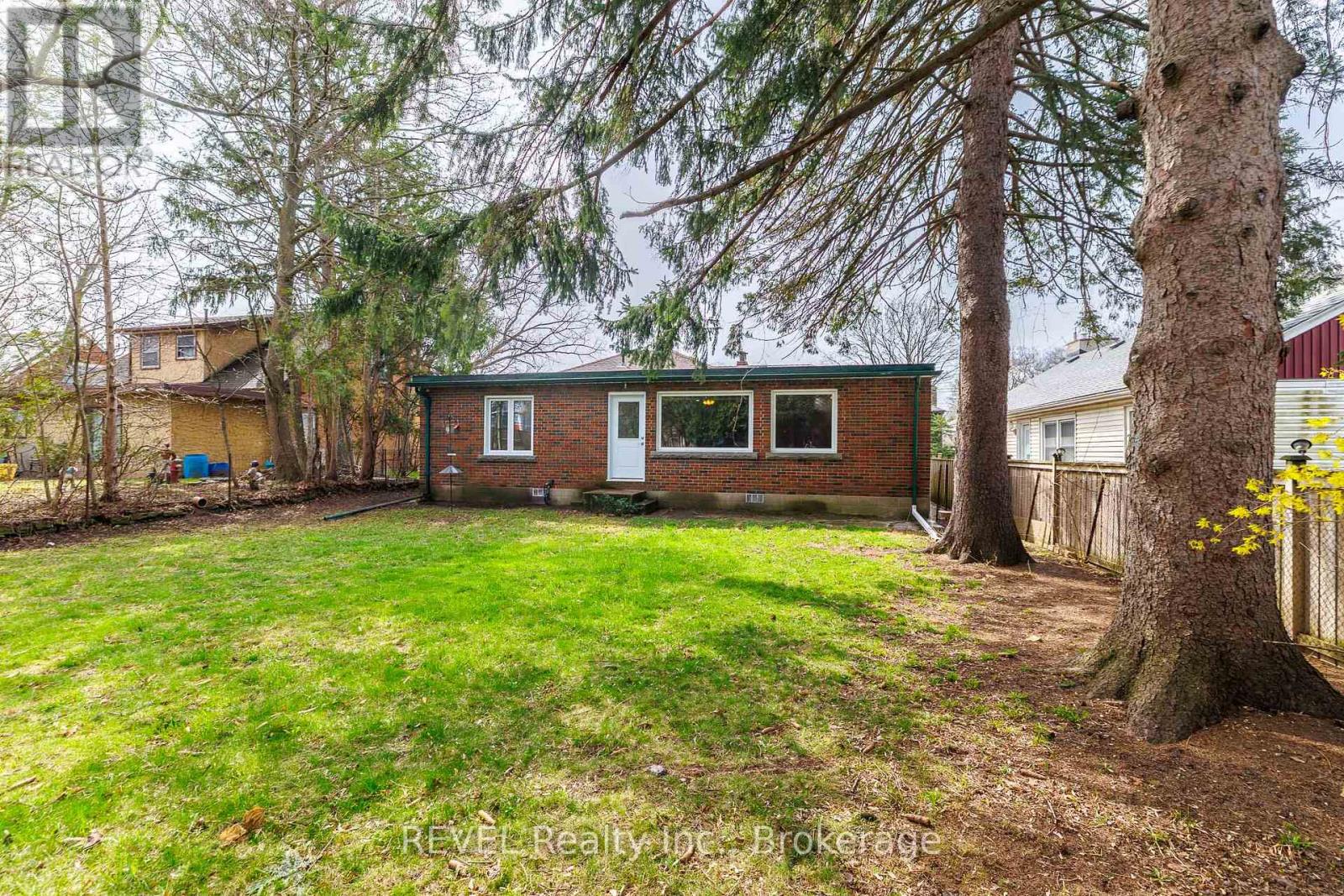 7015 Barker Street, Niagara Falls, Ontario  L2G 1Z5 - Photo 38 - X13011404