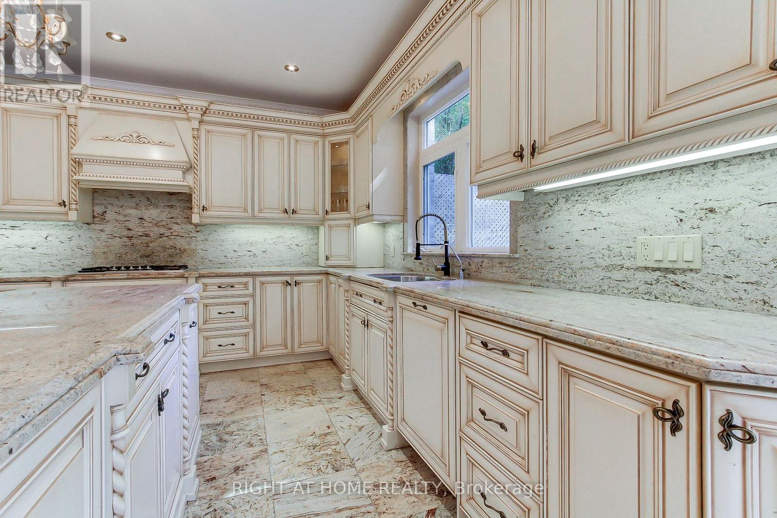 185 King High Drive, Vaughan, Ontario  L4J 3N3 - Photo 12 - N13011128