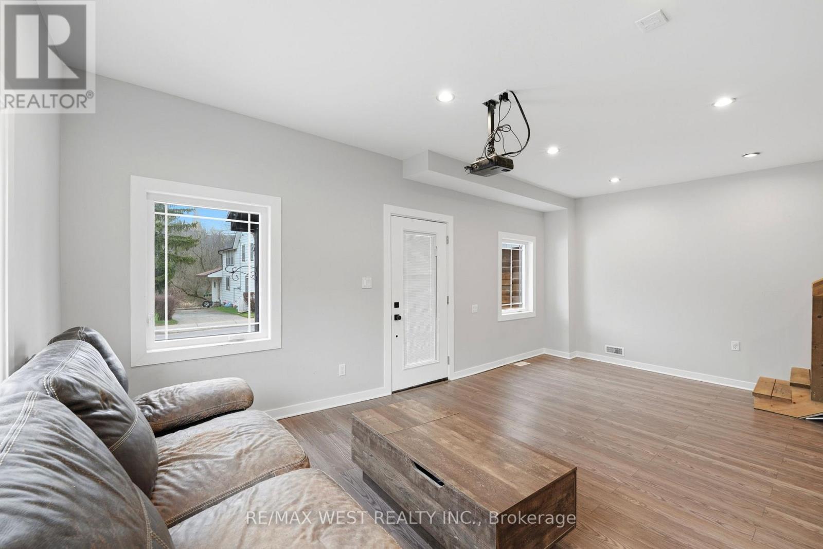 94 Mill Street, Uxbridge, Ontario  L3P 1H4 - Photo 3 - N13011132