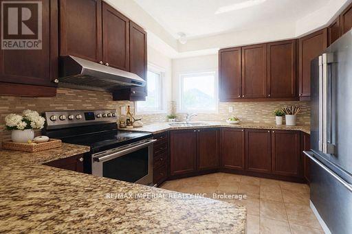 155 Art West Avenue, Newmarket, Ontario  L3X 0C1 - Photo 11 - N13011196