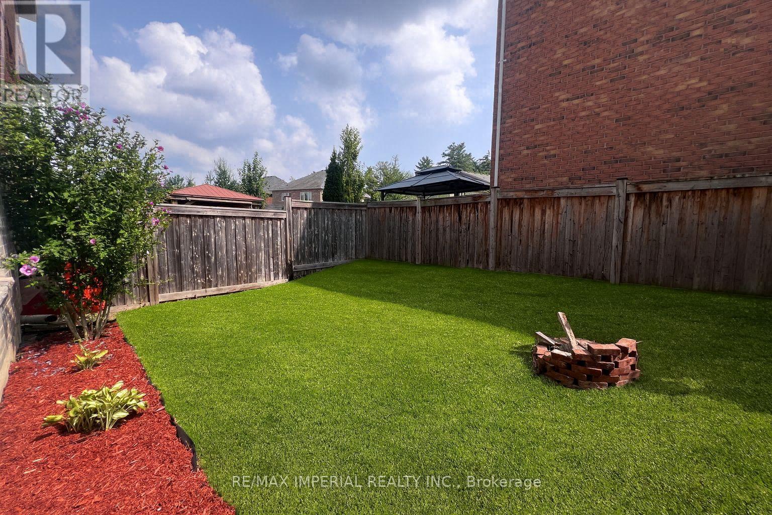 155 Art West Avenue, Newmarket, Ontario  L3X 0C1 - Photo 2 - N13011196