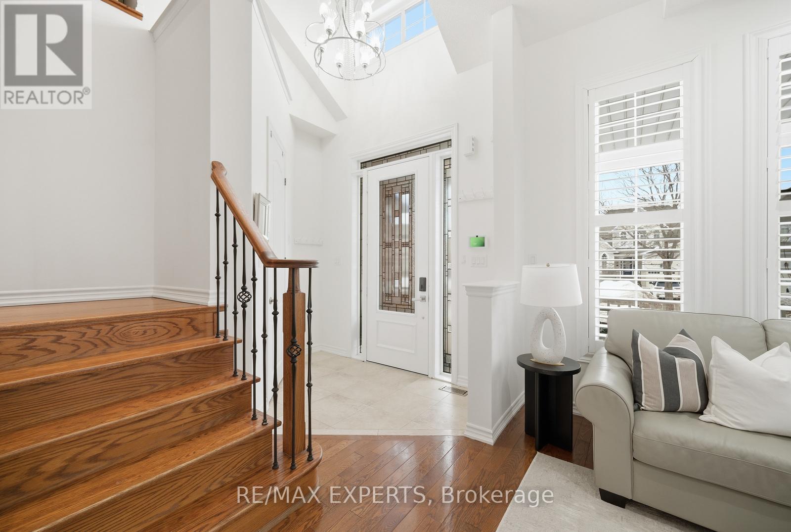 11 Collier Crescent, Essa, Ontario  L3W 0M7 - Photo 4 - N13011356