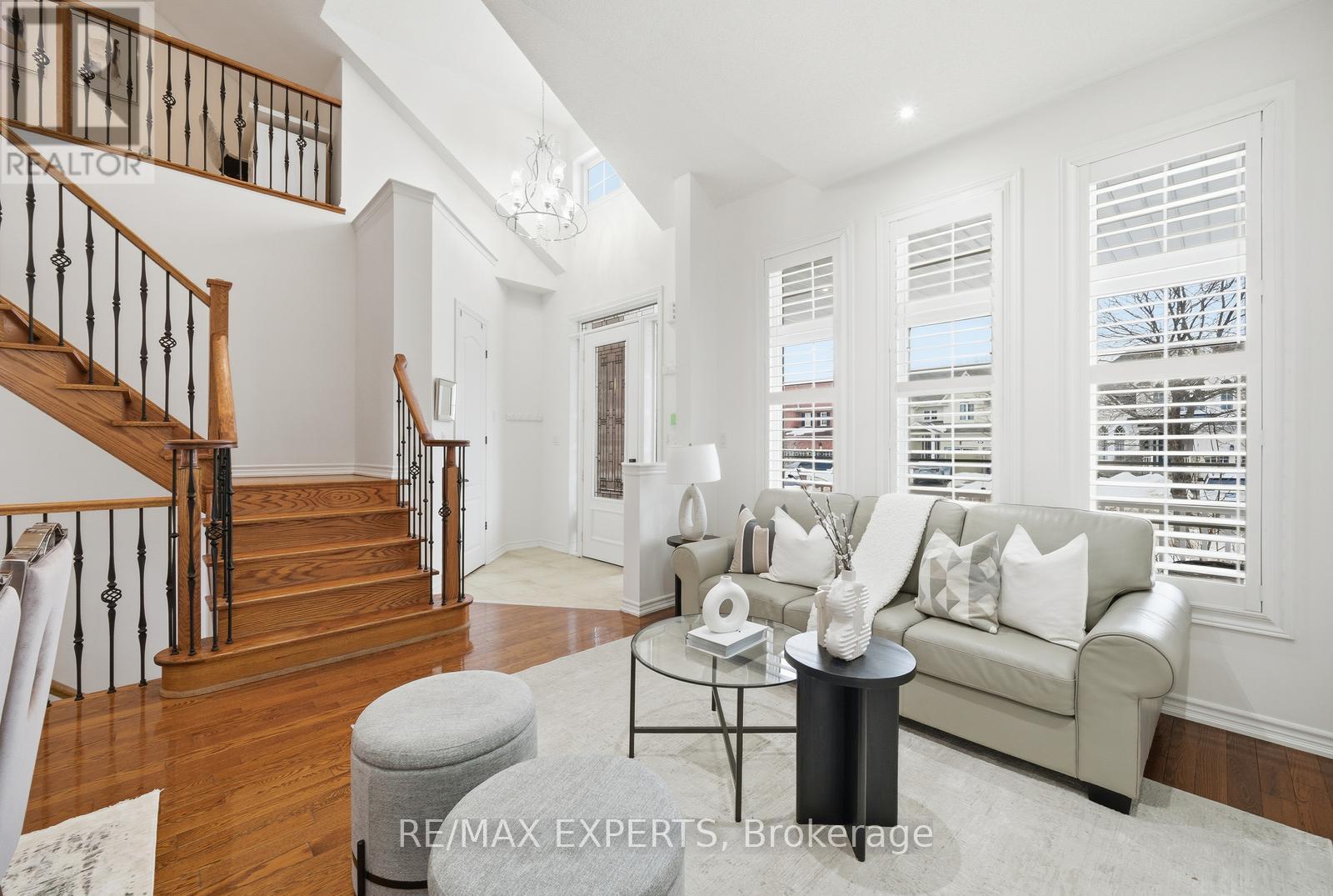 11 Collier Crescent, Essa, Ontario  L3W 0M7 - Photo 9 - N13011356