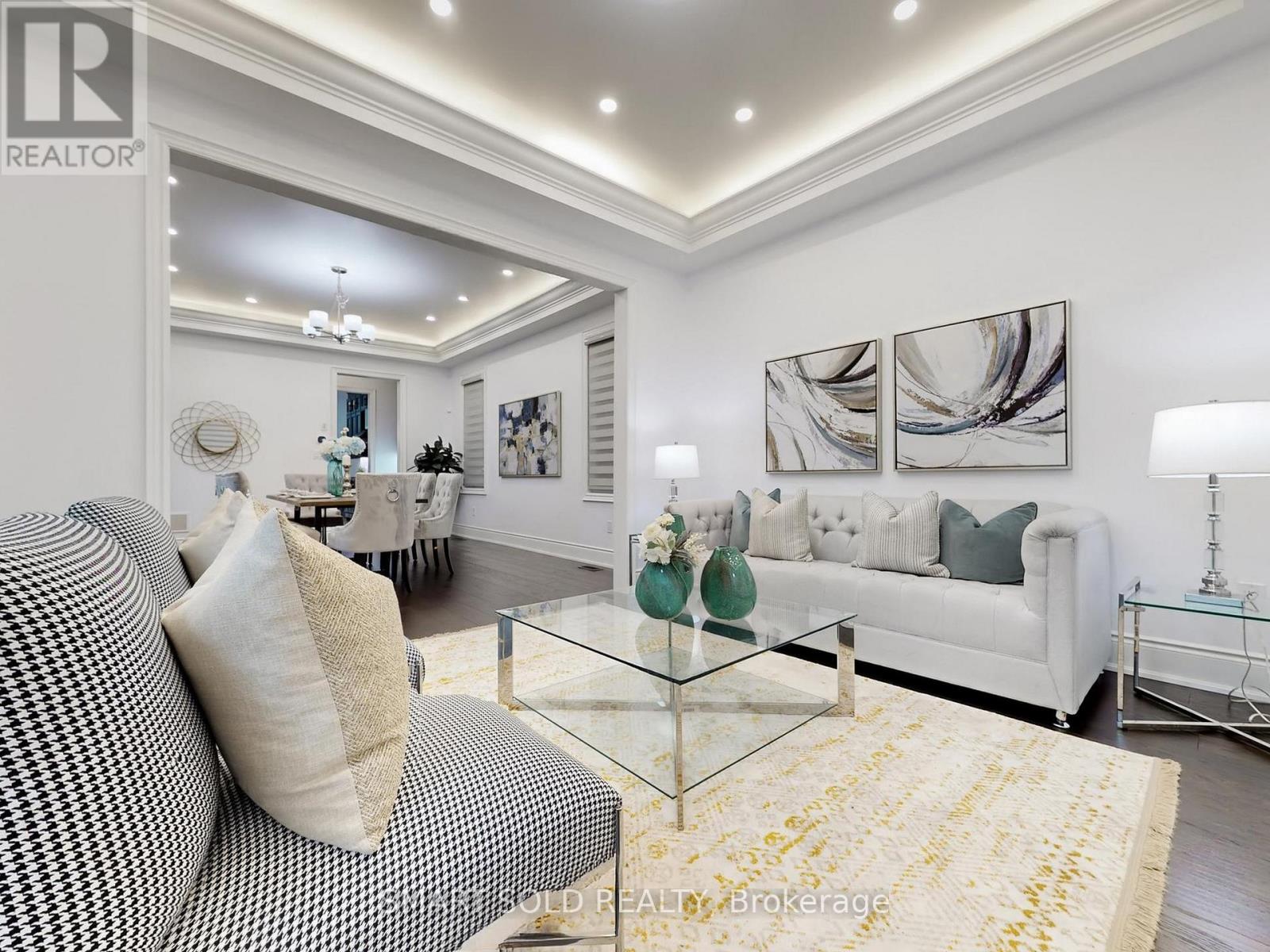 209 Hillsview Drive, Richmond Hill, Ontario  L4C 4L8 - Photo 5 - N13011388