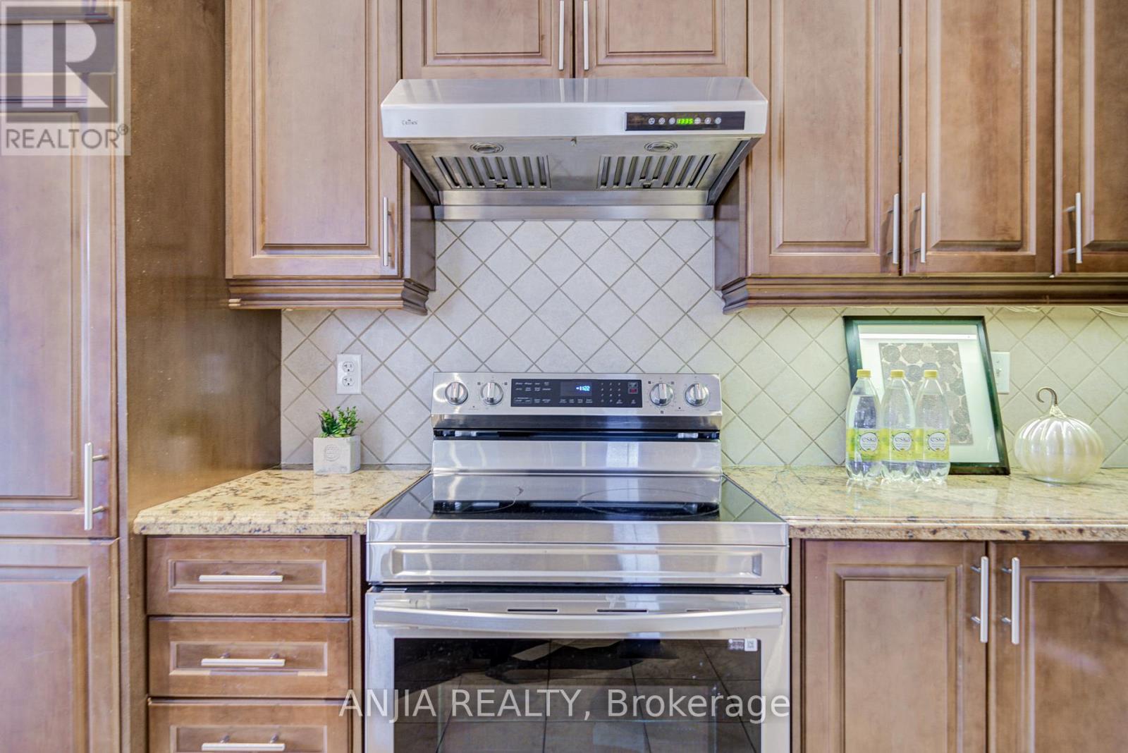 13 Maryterance Court, Markham, Ontario  L6B 0B1 - Photo 17 - N13011446