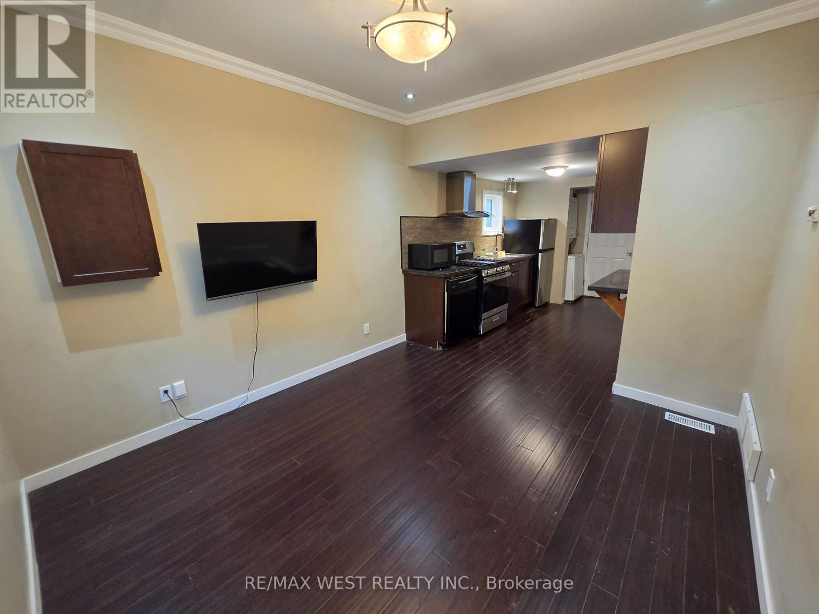 MAIN - 44 BEECHWOOD AVENUE, Toronto, Ontario