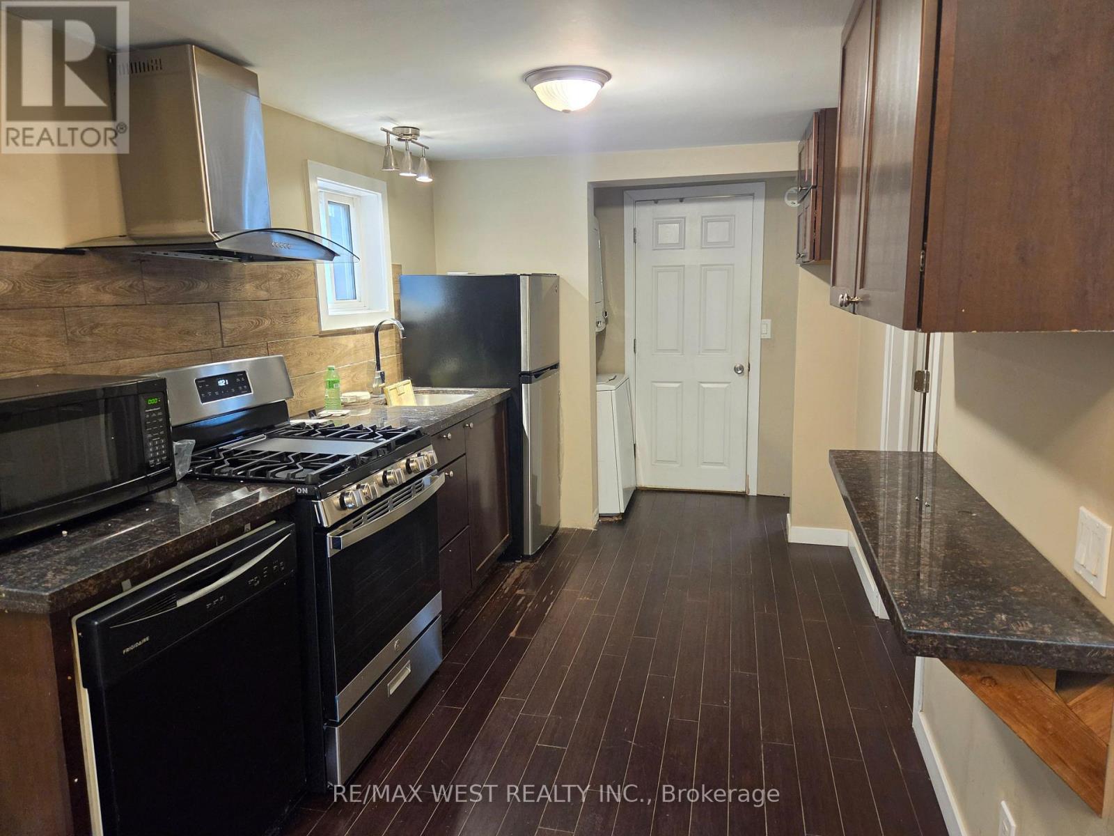 Main - 44 Beechwood Avenue, Toronto, Ontario  M6N 4T1 - Photo 3 - W12960048