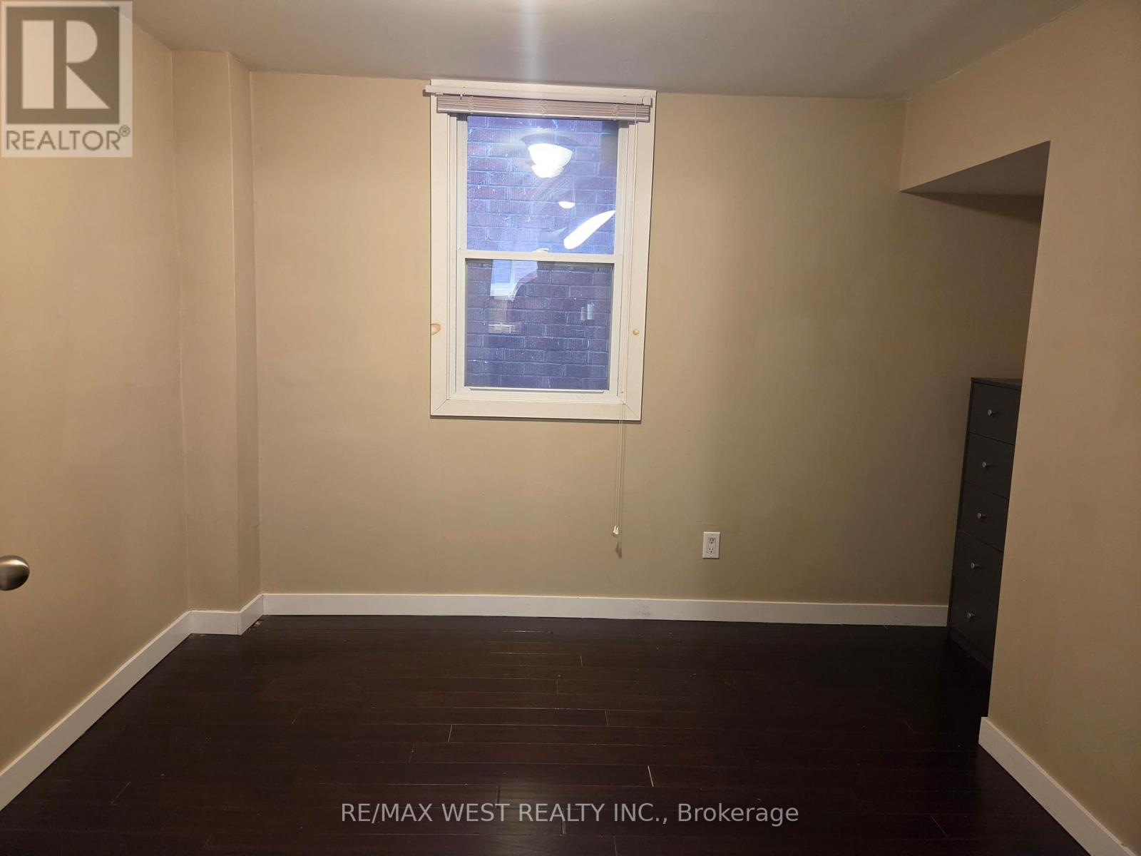 Main - 44 Beechwood Avenue, Toronto, Ontario  M6N 4T1 - Photo 6 - W12960048