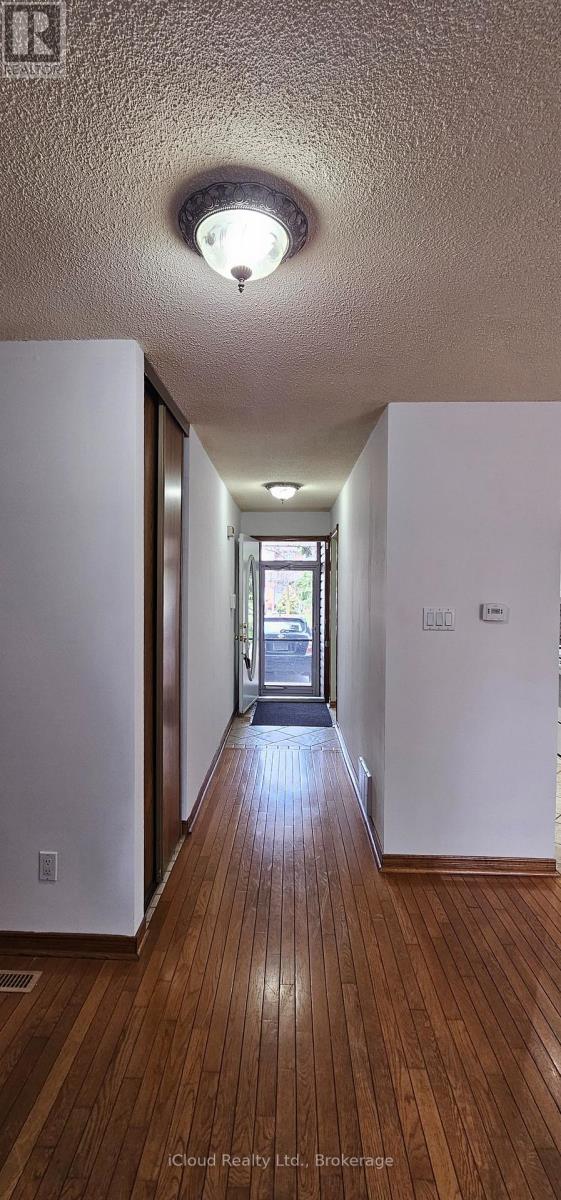 12 Simmons Boulevard, Brampton, Ontario  L6V 3V5 - Photo 10 - W13008320