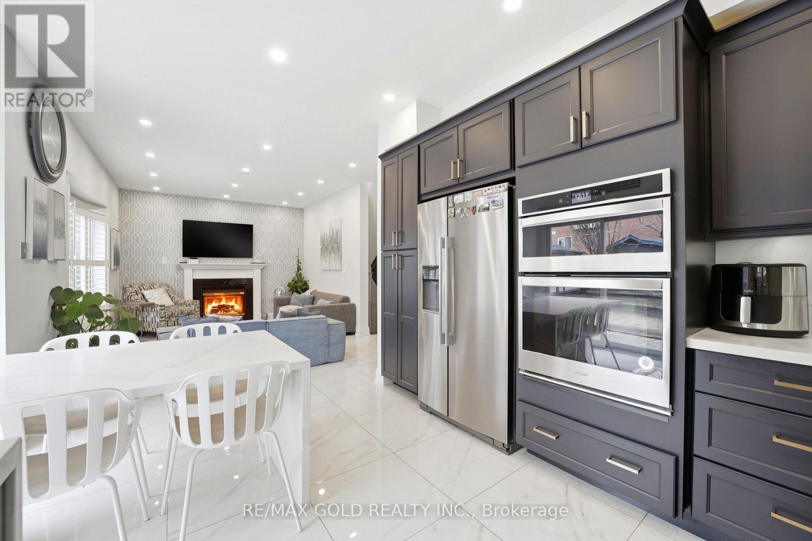 733 Novo Star Drive, Mississauga, Ontario  L5W 1C7 - Photo 9 - W13011104