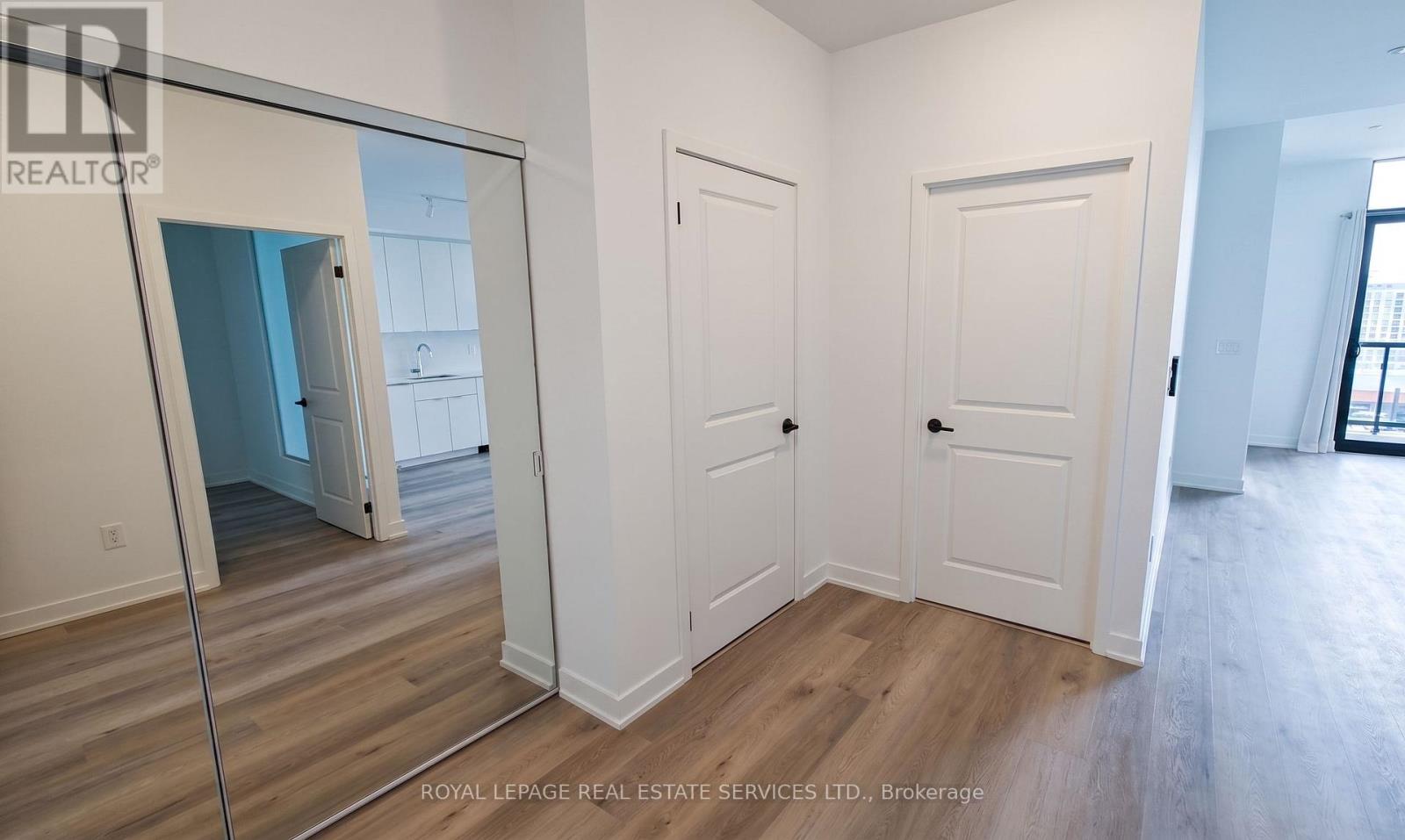 411 - 2075 Lakeshore Road, Burlington, Ontario  L7R 1E2 - Photo 4 - W13009364