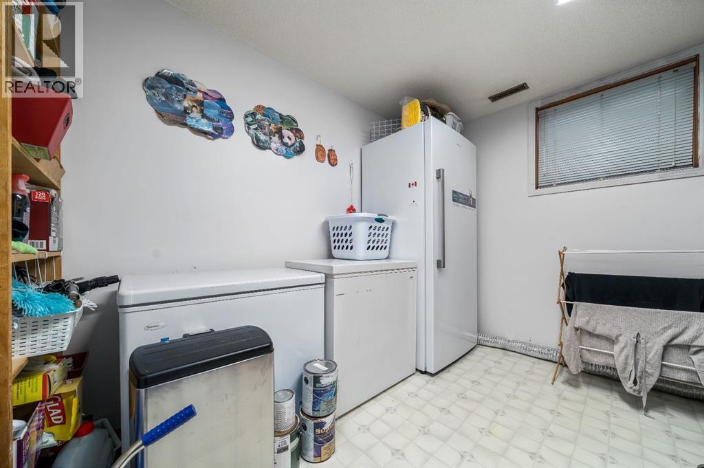 136 Palliser Way NE, Medicine Hat, Alberta  T1C 1R6 - Photo 26 - A2299512