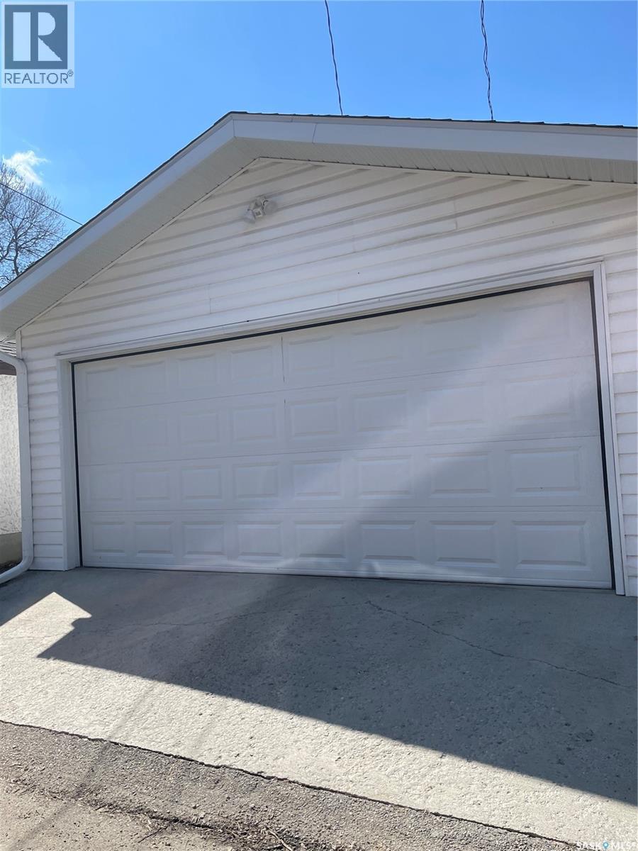 3027 Robinson Street, Regina, Saskatchewan  S4S 1V3 - Photo 28 - SK032326