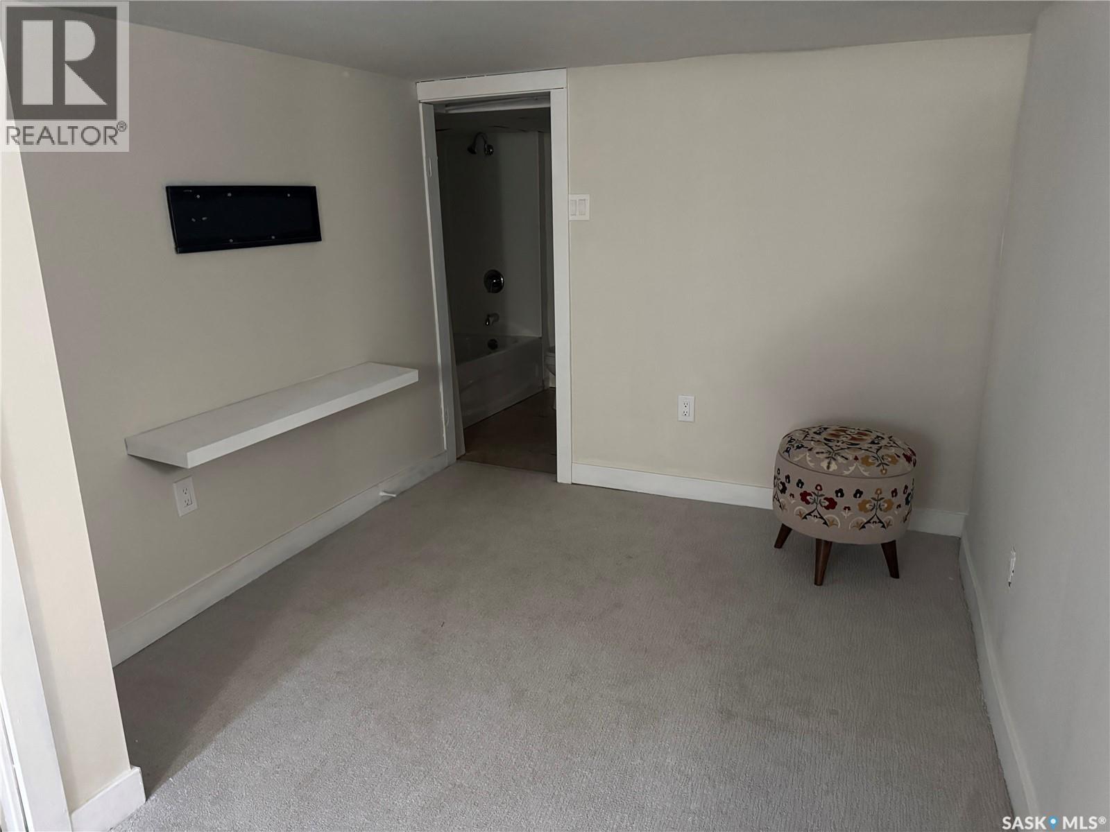 3027 Robinson Street, Regina, Saskatchewan  S4S 1V3 - Photo 12 - SK032326